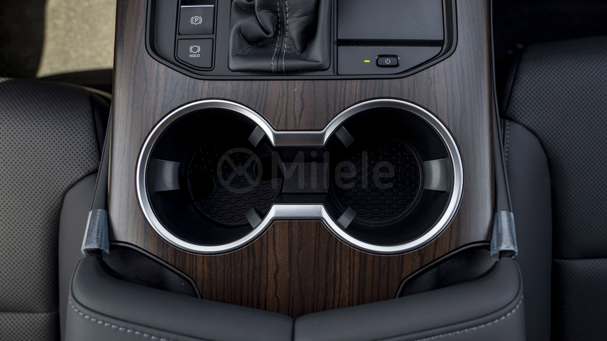 
(LHD) TOYOTA LC300 GXR 3.3D AT MY2025 – BLACK full									