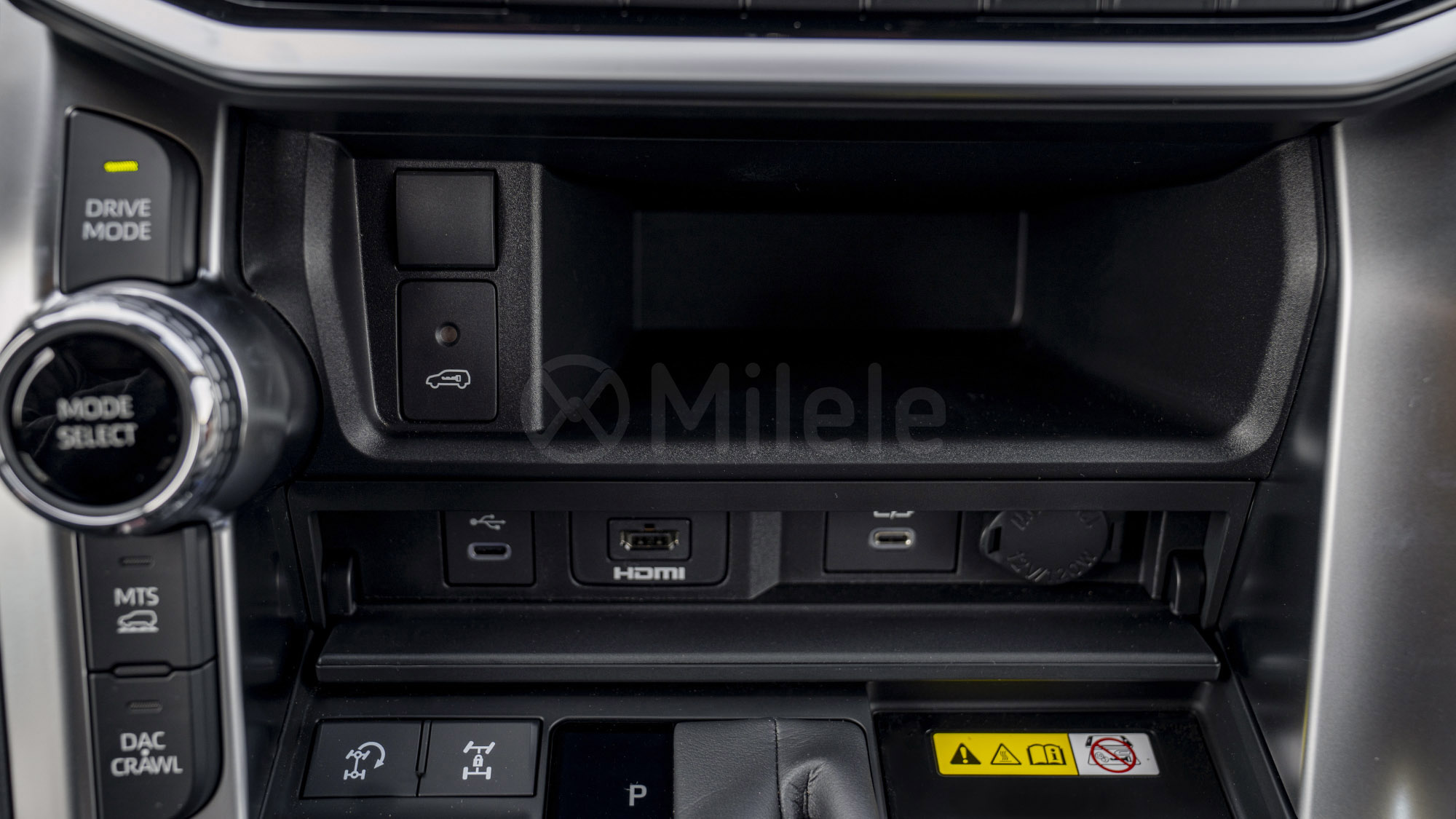 
(LHD) TOYOTA LC300 GXR 3.3D AT MY2025 – BLACK full									