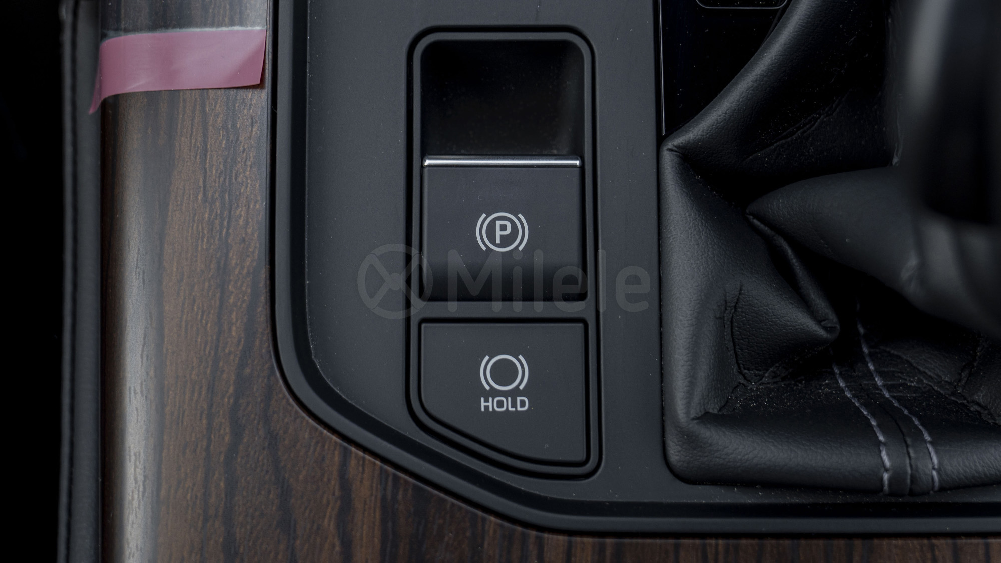 
(LHD) TOYOTA LC300 GXR 3.3D AT MY2025 – BLACK full									