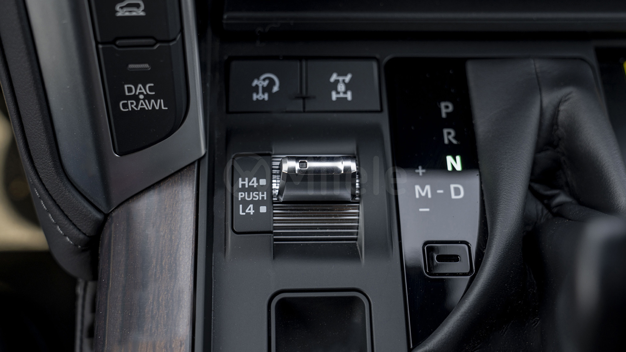 
(LHD) TOYOTA LC300 GXR 3.3D AT MY2025 – BLACK full									