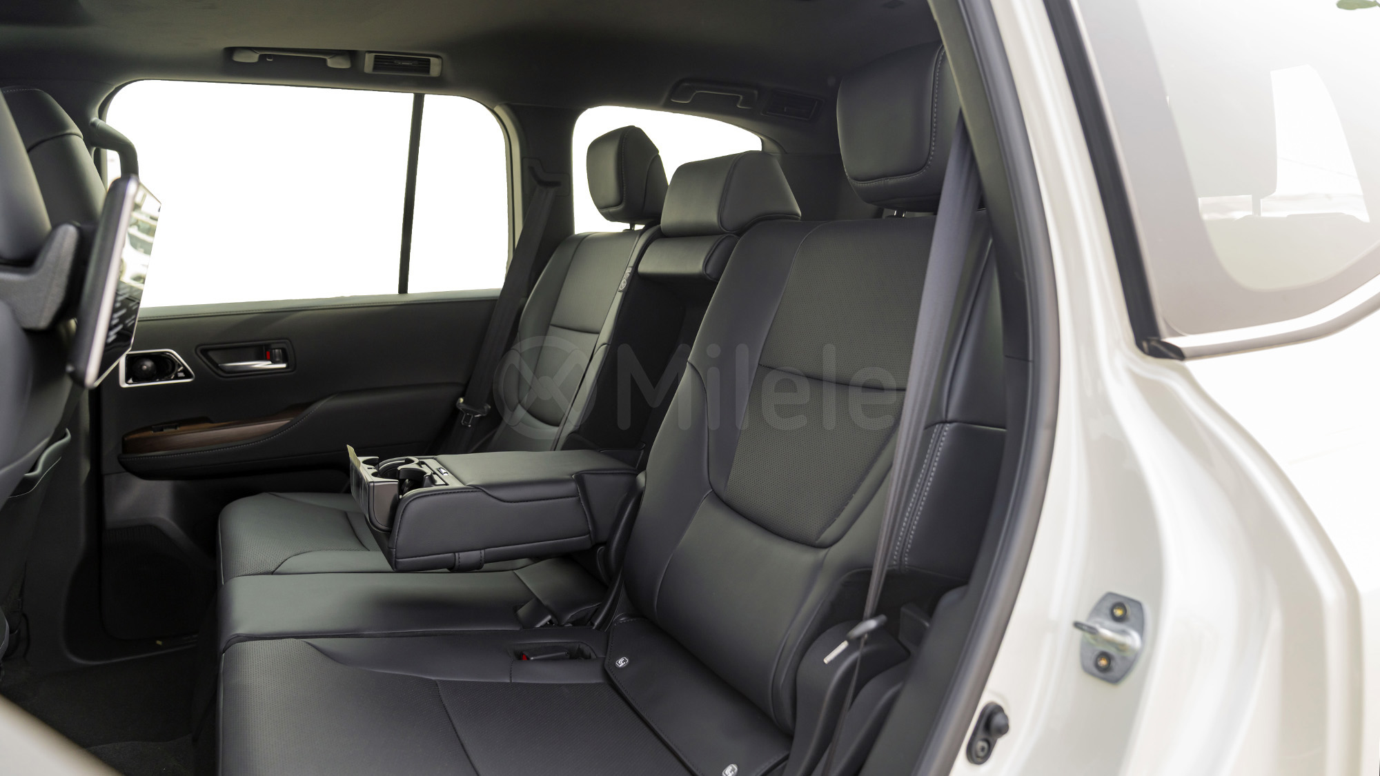 
								(LHD) TOYOTA LC300 GXR 3.3D AT 4X4 MY2025 – WHITE full									