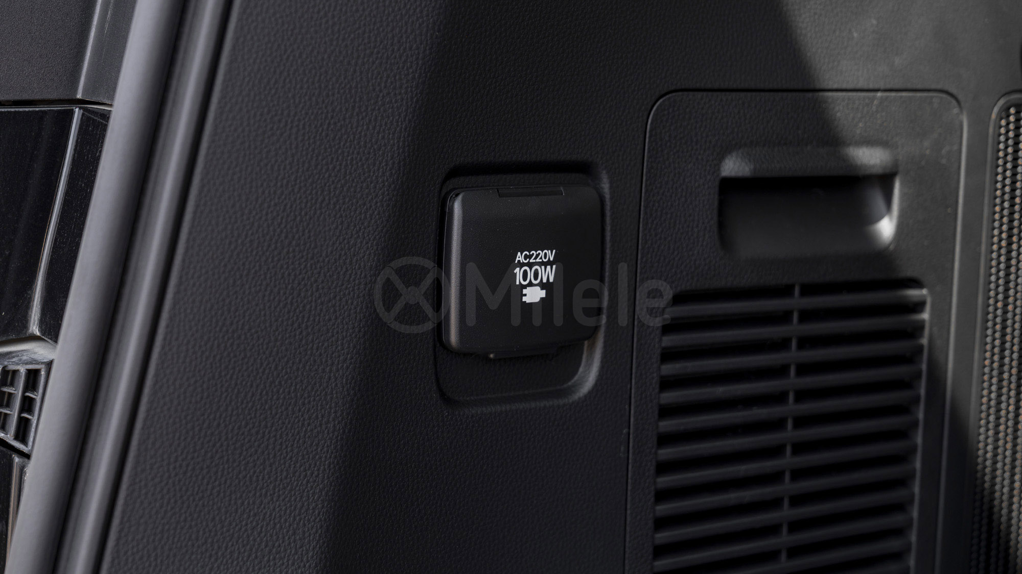 
(LHD) TOYOTA LC300 VX 3.3D AT MY2026 – ATTITUDEBLACK full									