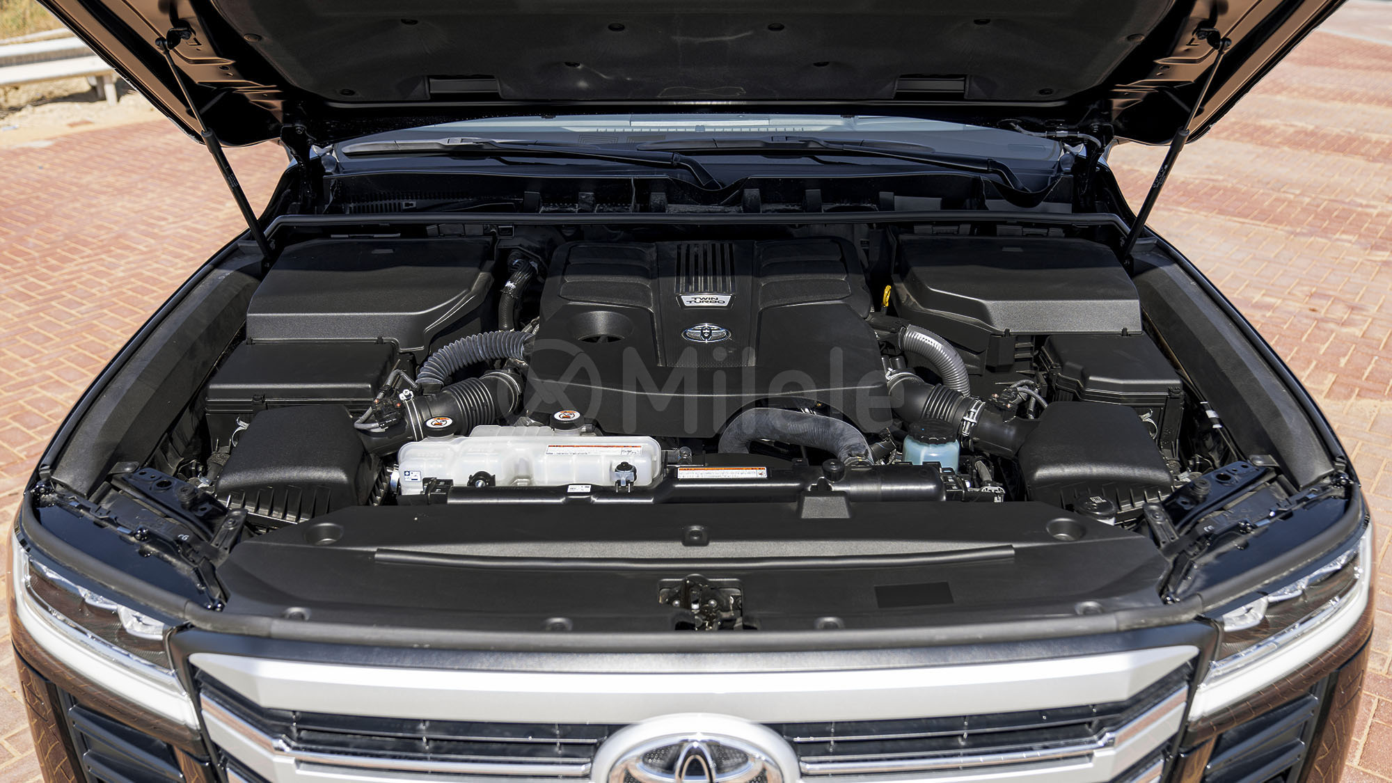 
(LHD) TOYOTA LC300 VXR 3.5P AT MY2025 – BLACK full									