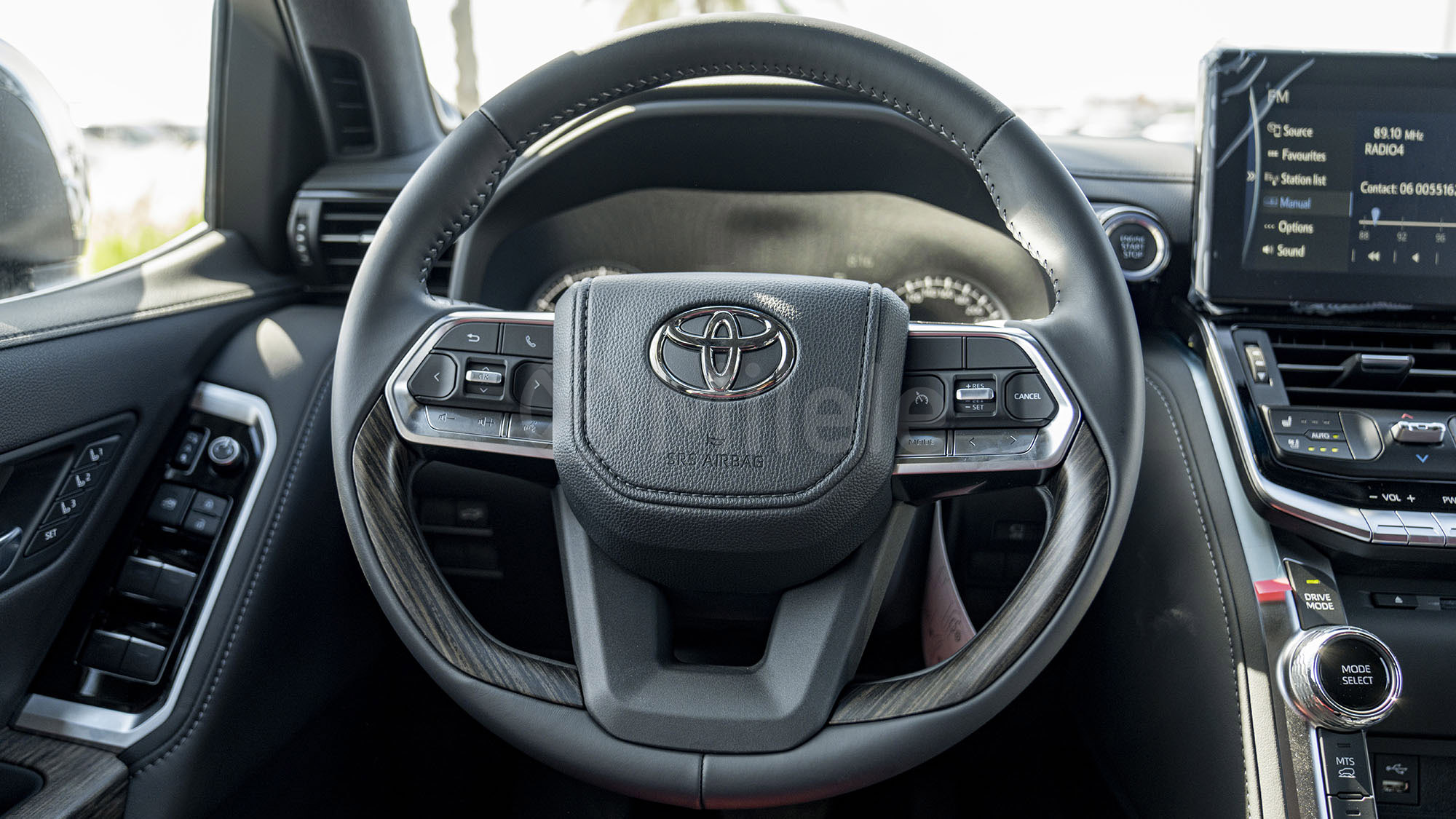 
(LHD) TOYOTA LC300 VXR 3.5P AT MY2025 – BLACK full									