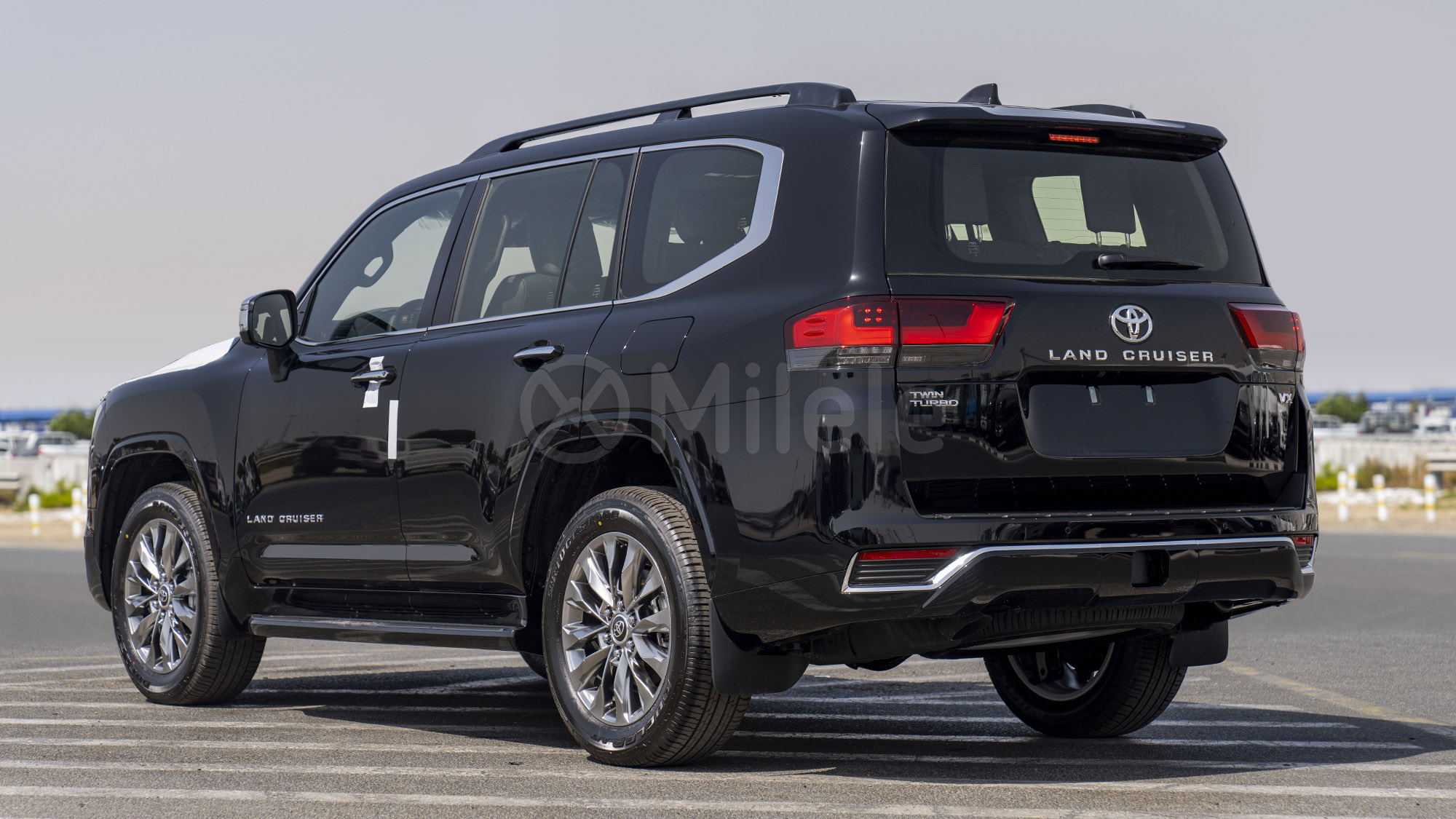 
								(LHD) TOYOTA LC300 VX 3.5P AT AWD MY2025 – ATTITUDE BLACK full									