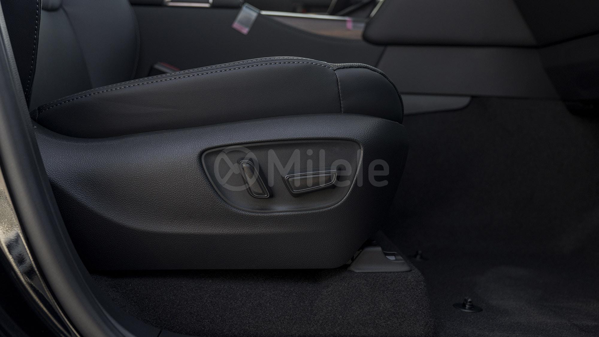 
								(LHD) TOYOTA LC300 VX 3.5P AT AWD MY2025 – ATTITUDE BLACK full									