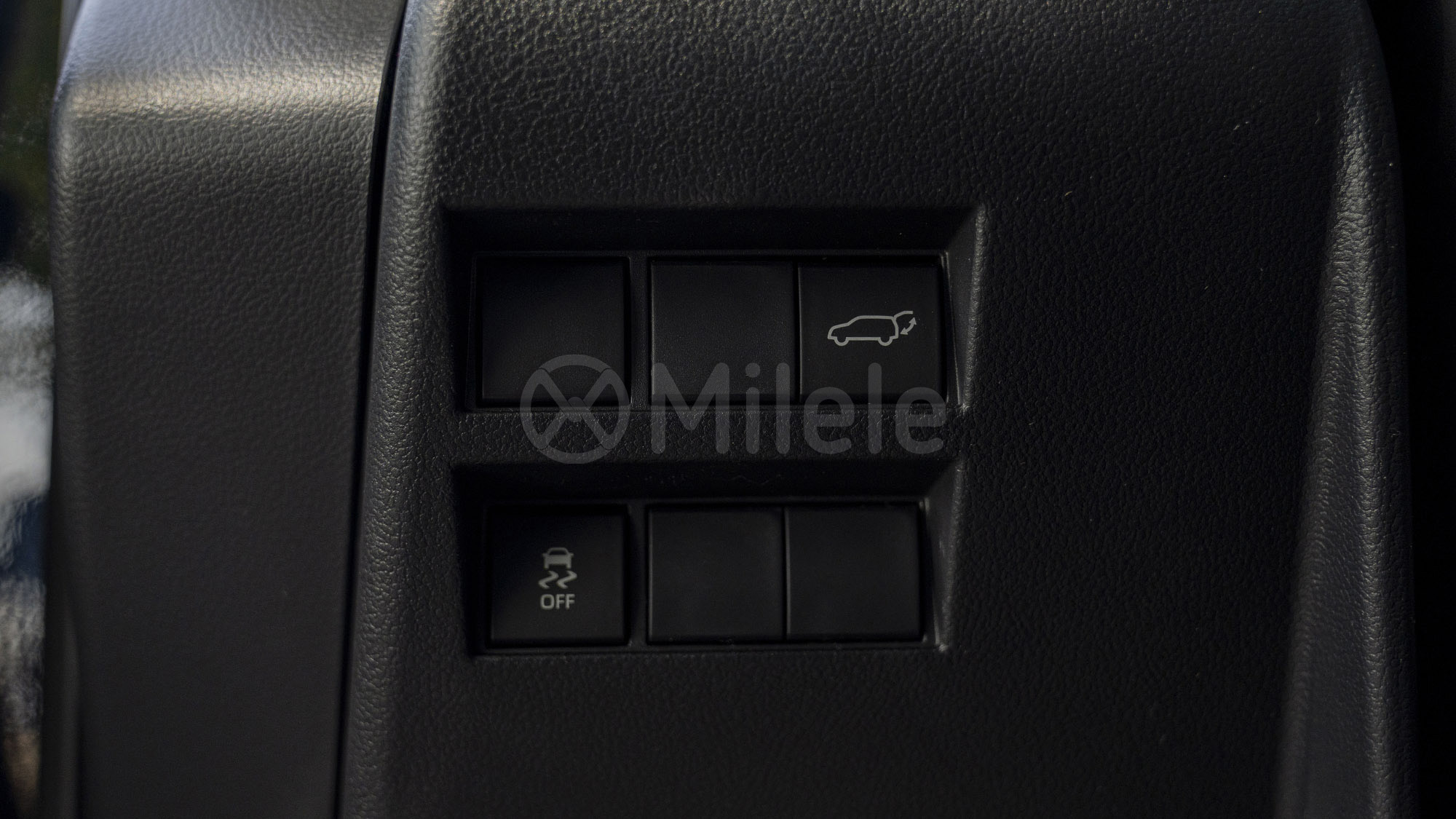 
								(LHD) TOYOTA LC300 VX 3.5P AT AWD MY2025 – ATTITUDE BLACK full									