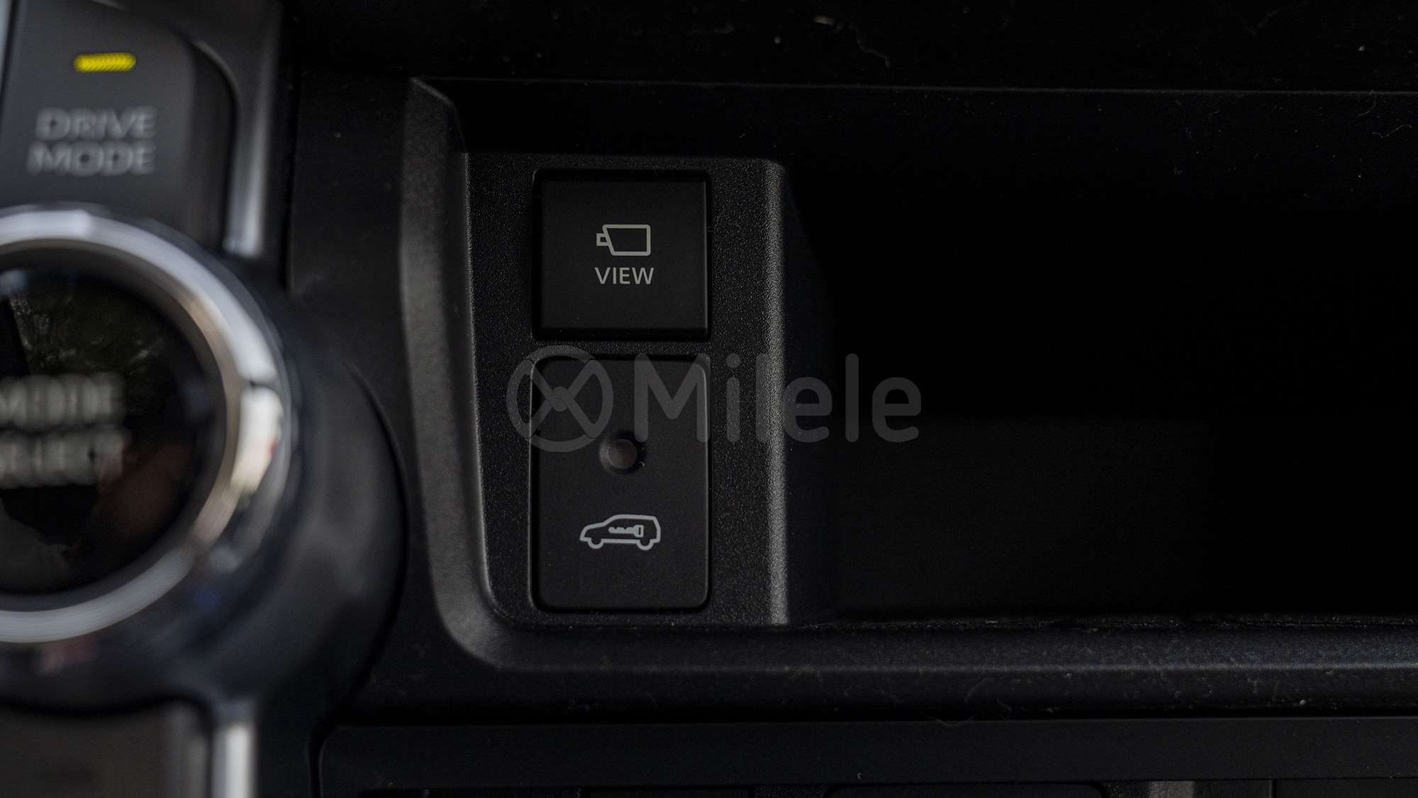 
								(LHD) TOYOTA LC300 VX 3.5P AT AWD MY2025 – ATTITUDE BLACK full									