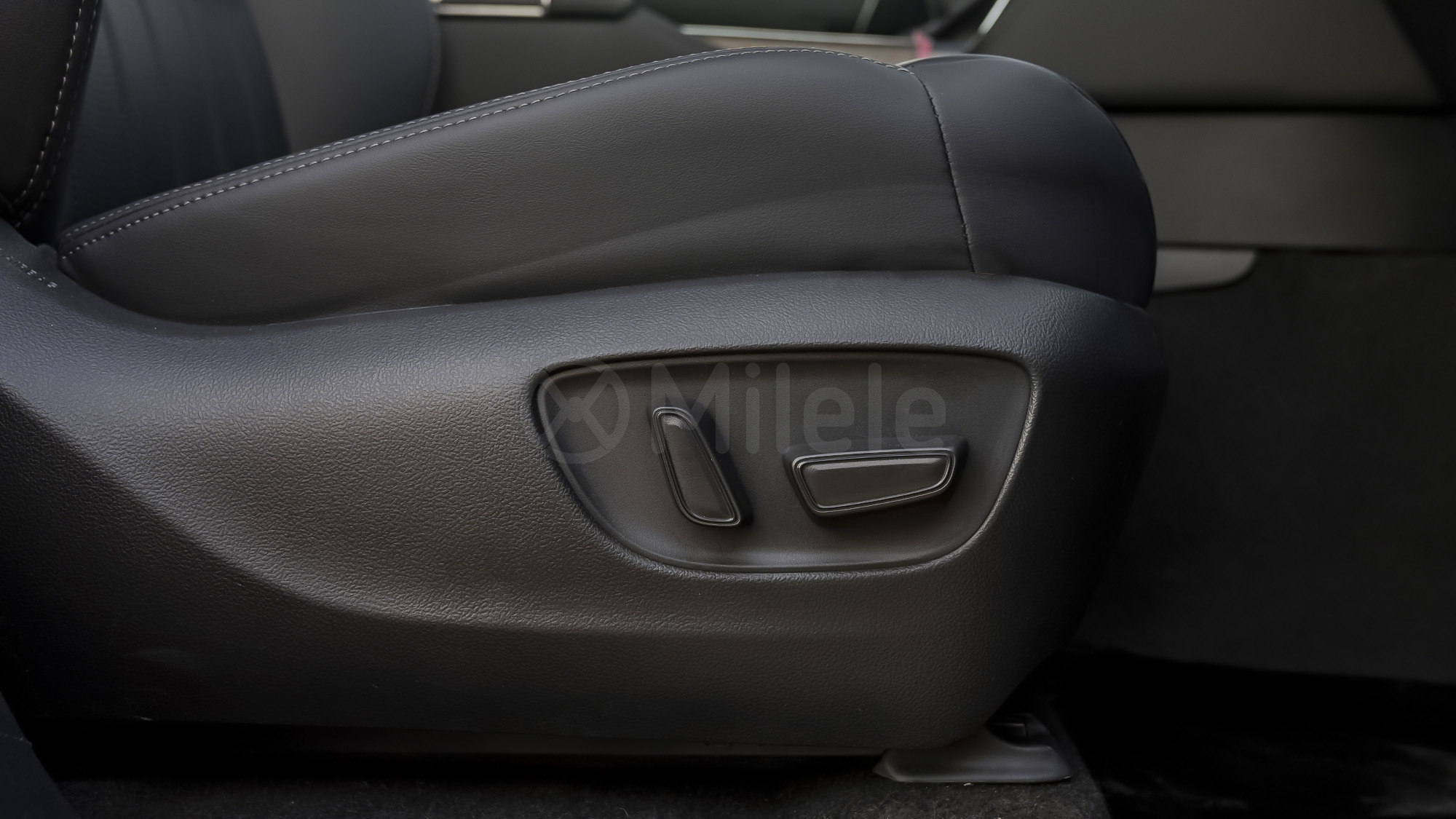 
								(LHD) TOYOTA LC300 VXR 3.5P AT AWD MY2025 – BLACK full									