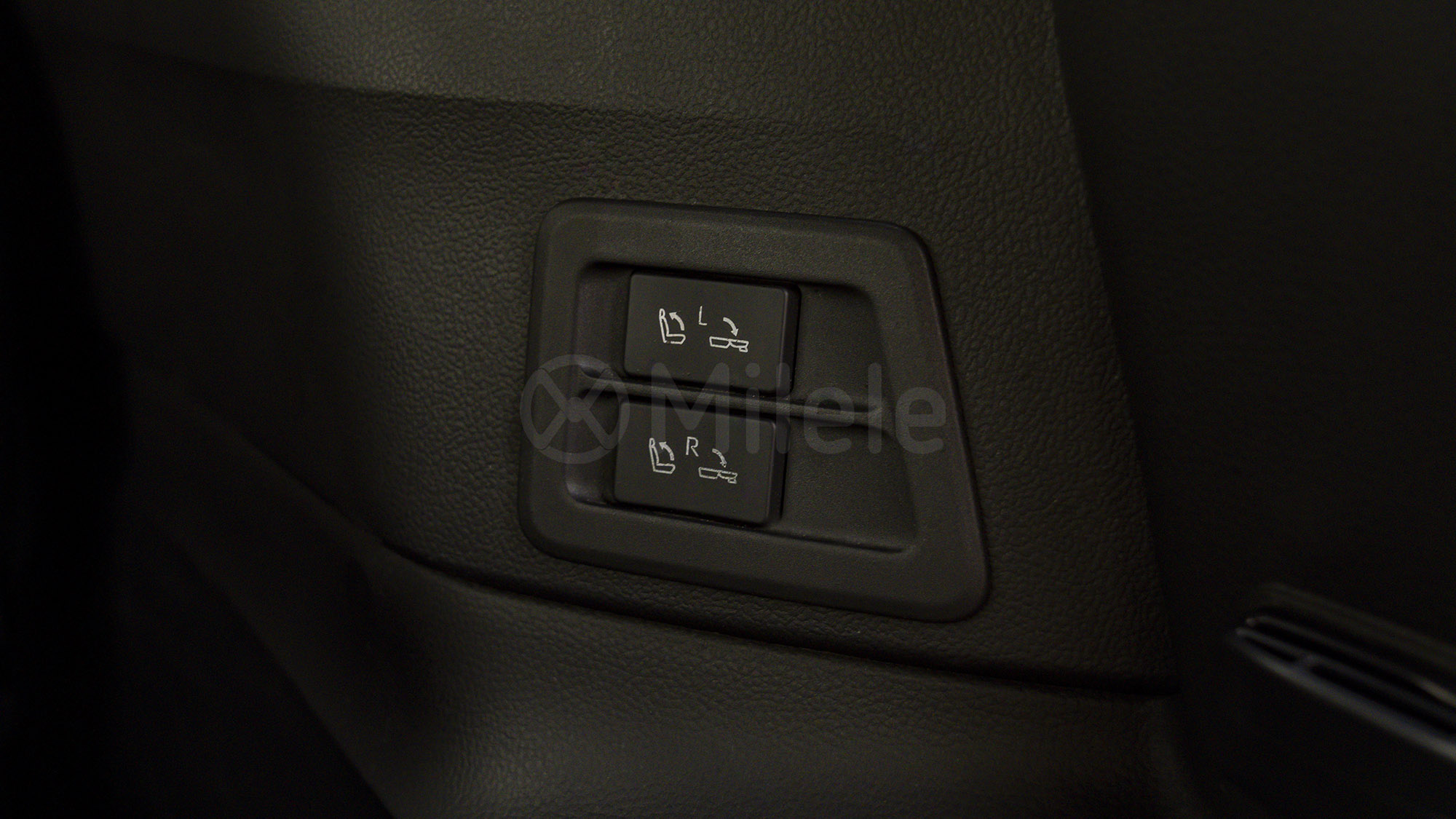 
								(LHD) TOYOTA LC300 VXR 3.5P AT AWD MY2025 – BLACK full									