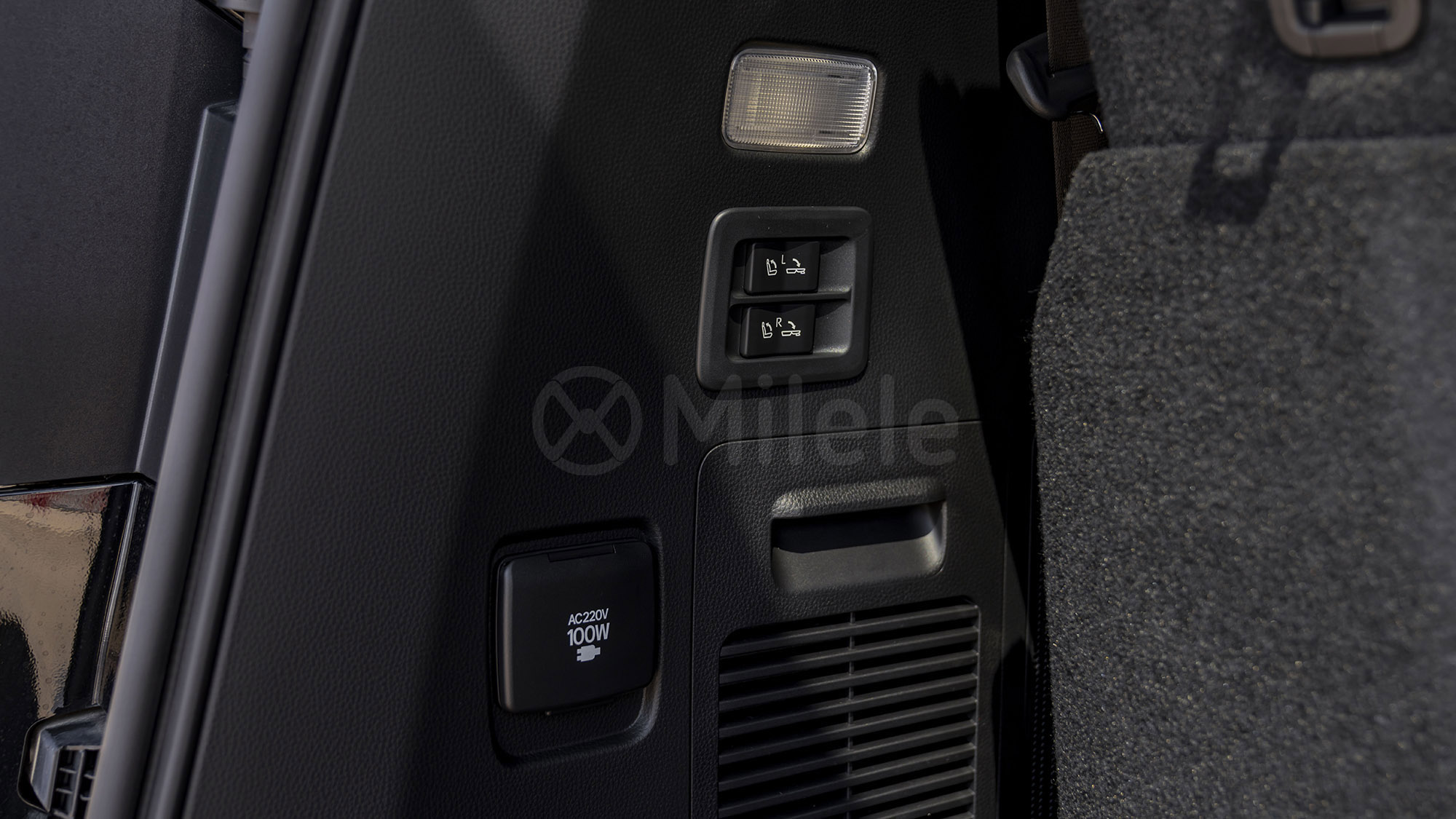 
								(LHD) TOYOTA LC300 VXR 3.5P AT MY2026 – ATTITUDEBLACK full									