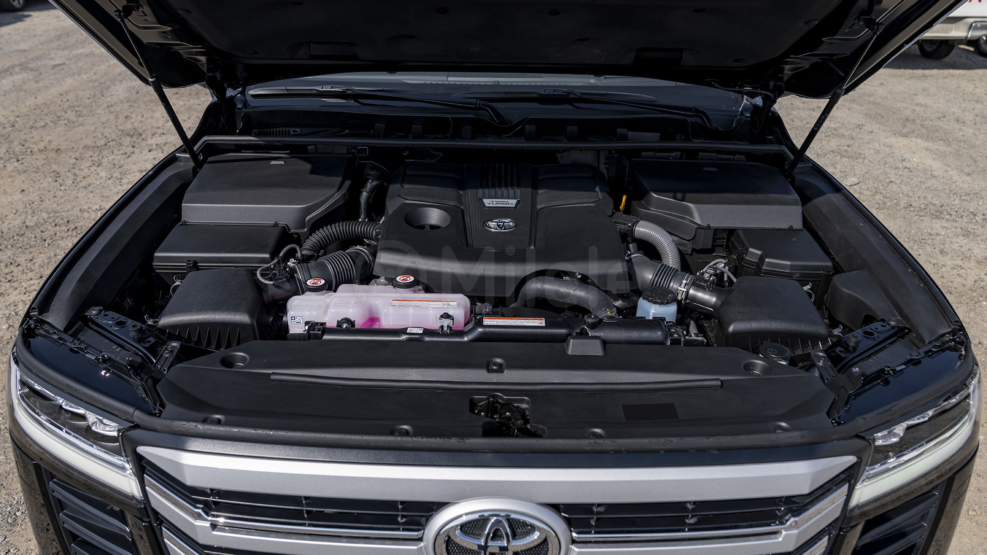 
								(LHD) TOYOTA LC300 VXR 3.5P AT MY2026 – BLACK full									
