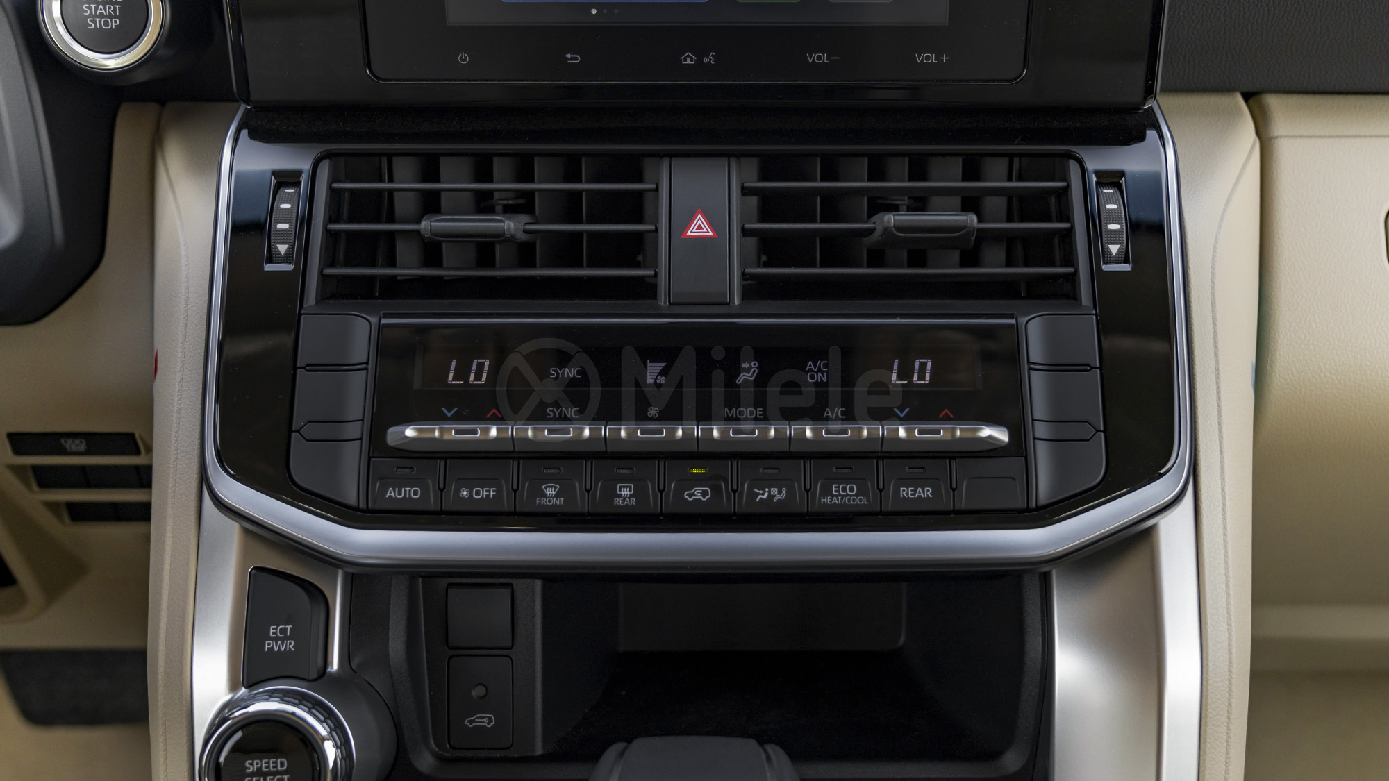 
								(LHD) TOYOTA LC300 EXR 4.0P AT 4X4 MY2025 – BLACK full									