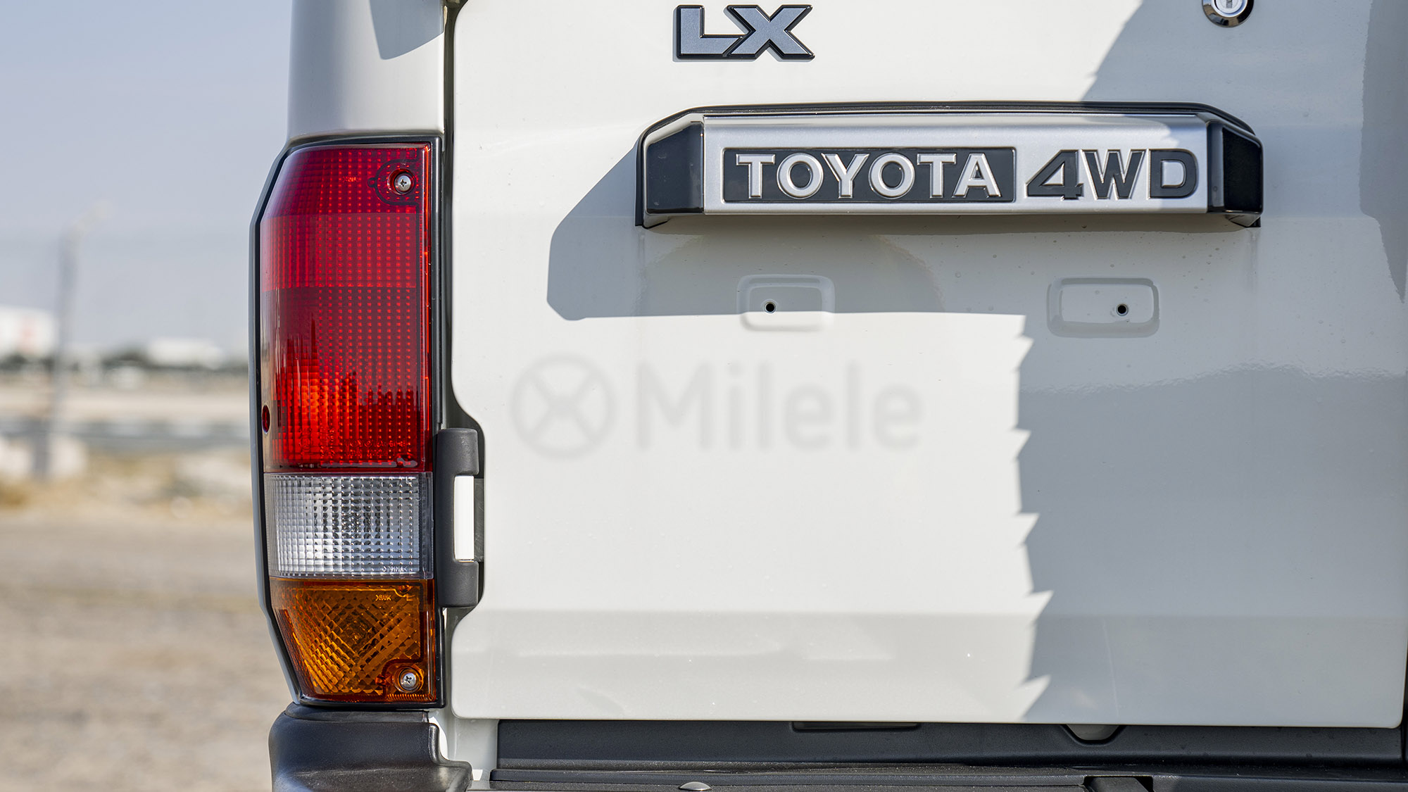 
(LHD) TOYOTA LC76 4.2D MT MY2025 – WHITE full									