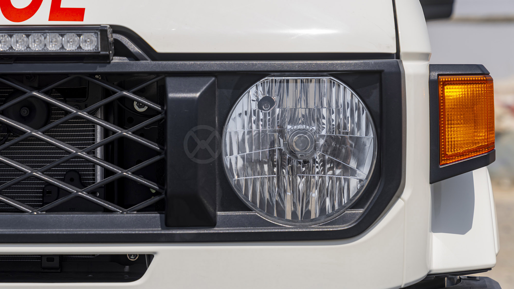 
								(LHD) TOYOTA LC78 4.2D MT 4X4 MY2025 – WHITE full									