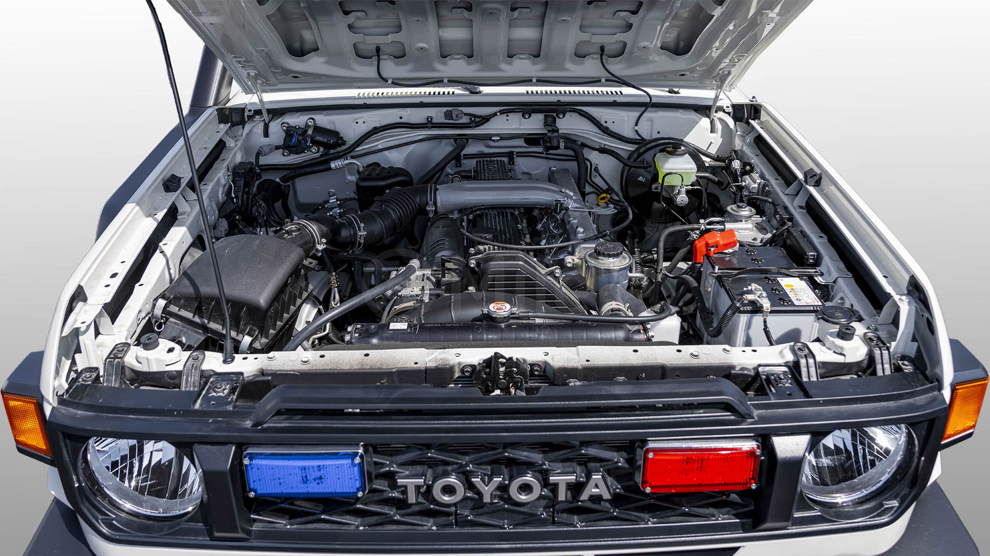 
								(LHD) TOYOTA LC78 AMBULANCE 4.2D MT MY2026 – WHITE full									