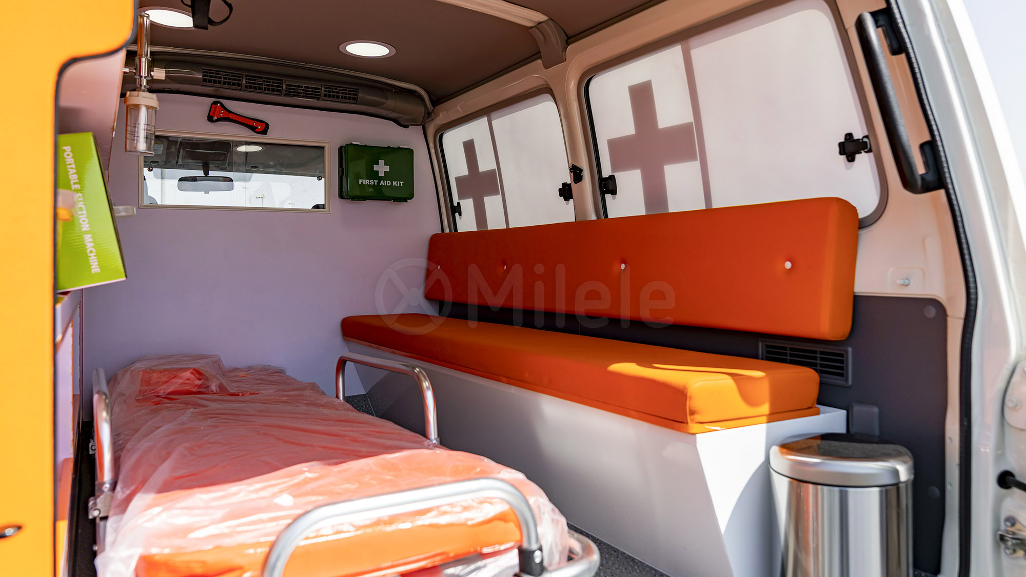
								(LHD) TOYOTA LC78 AMBULANCE 4.2D MT MY2026 – WHITE full									