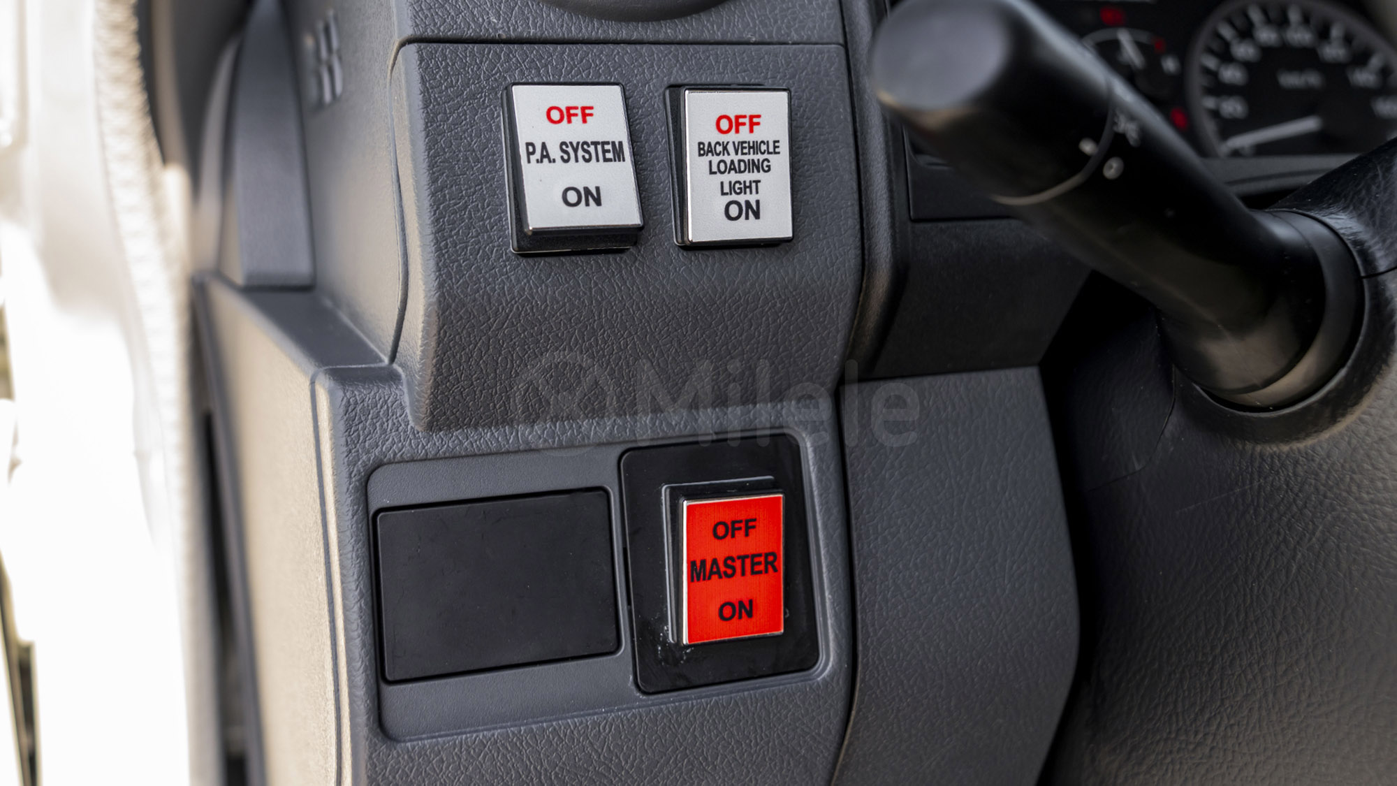 
								(LHD) TOYOTA LC78 AMBULANCE 4.2D MT MY2026 – WHITE full									