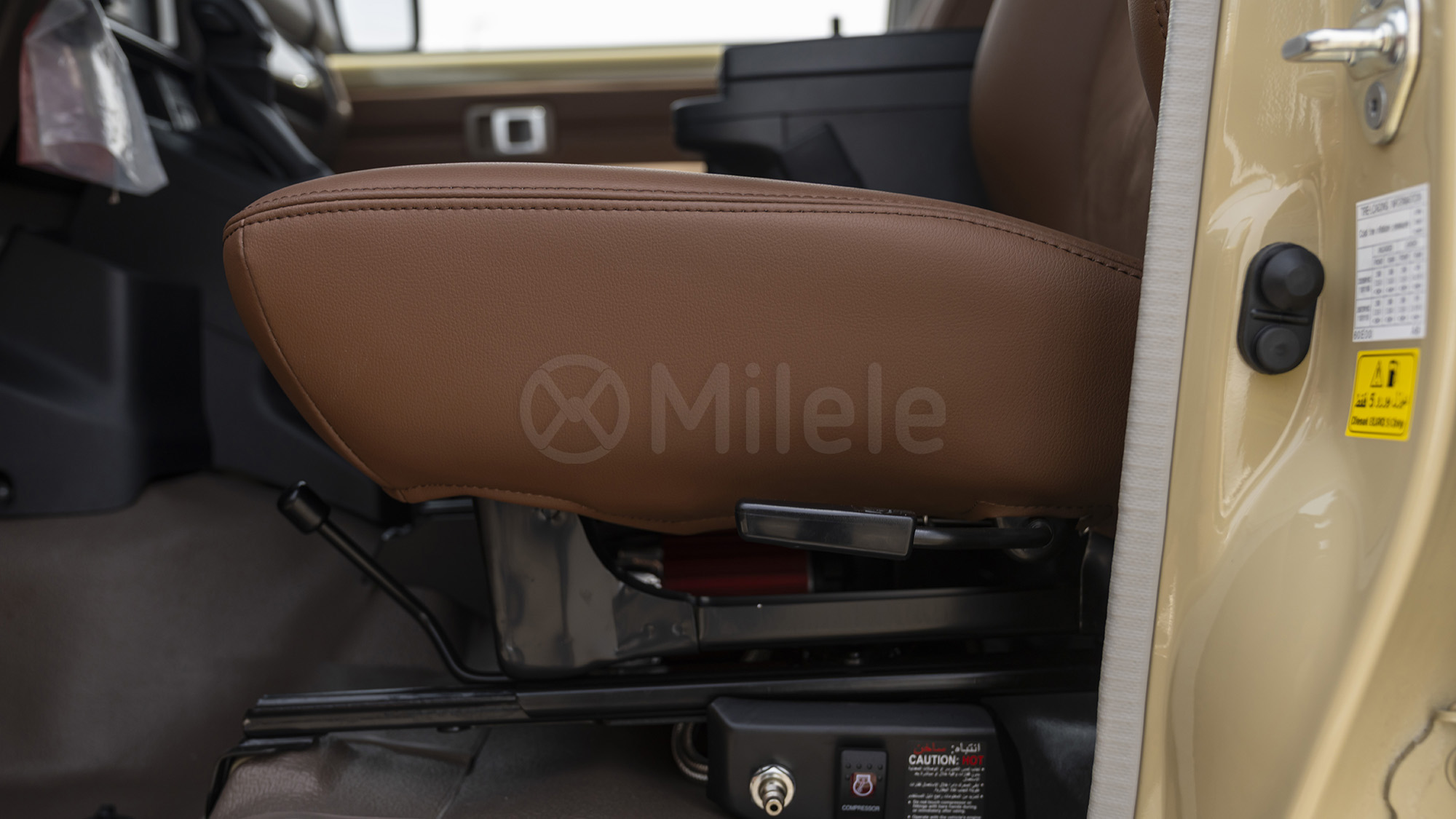 
								(LHD) TOYOTA LC79DC 2.8D AT MY2025 – BEIGE full									