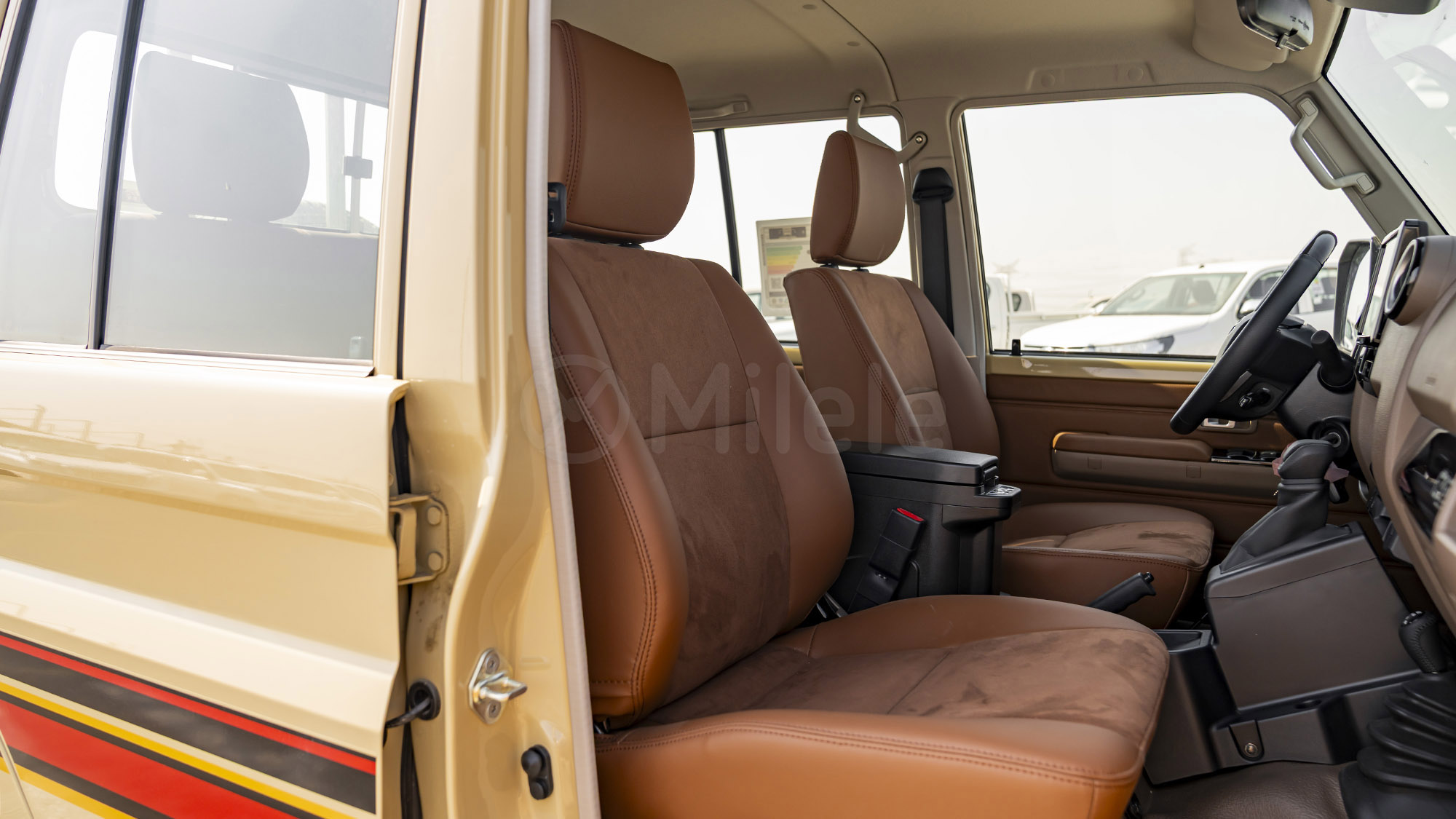 
								(LHD) TOYOTA LC79DC 2.8D AT 4X4 MY2025 – BEIGE full									