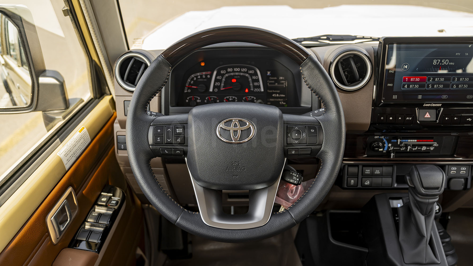 
								(LHD) TOYOTA LC79DC 2.8D AT 4X4 MY2025 – BEIGE full									
