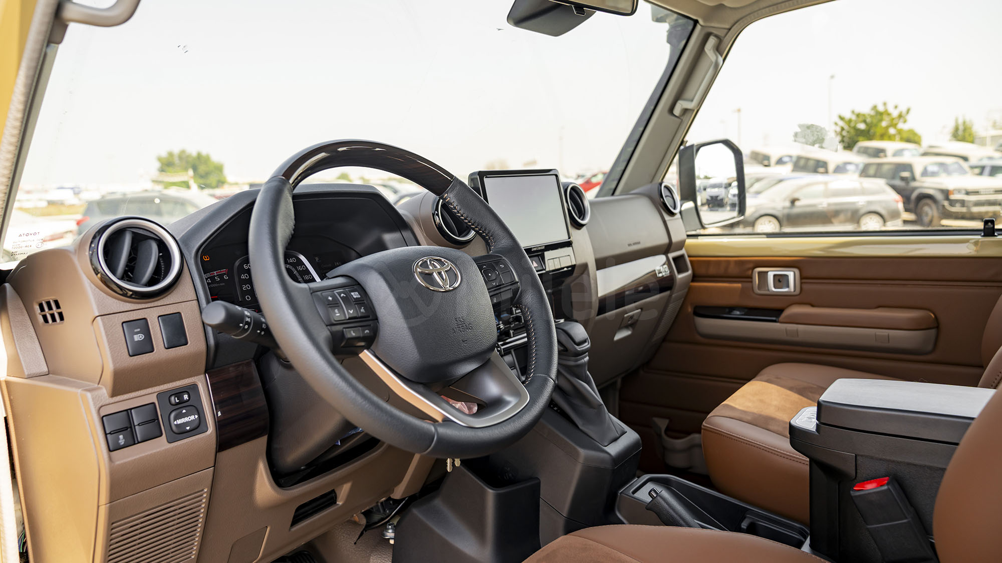 
								(LHD) TOYOTA LC79DC 2.8D AT 4X4 MY2025 – BEIGE full									