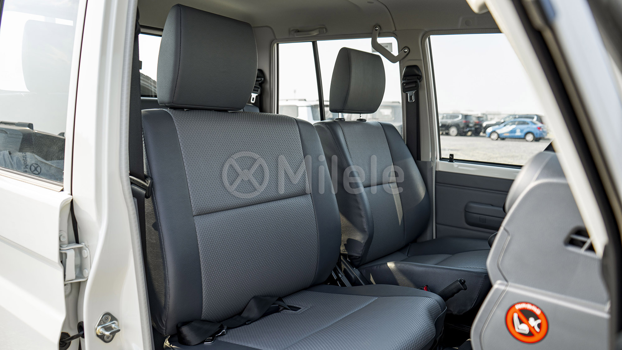 
(LHD) TOYOTA LC79DC 4.0P MT MY2025 – WHITE full									