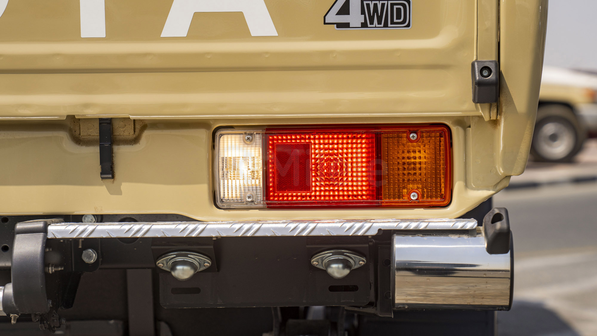
(LHD) TOYOTA LC79SC 2.8D MT MY2025 – BEIGE full									