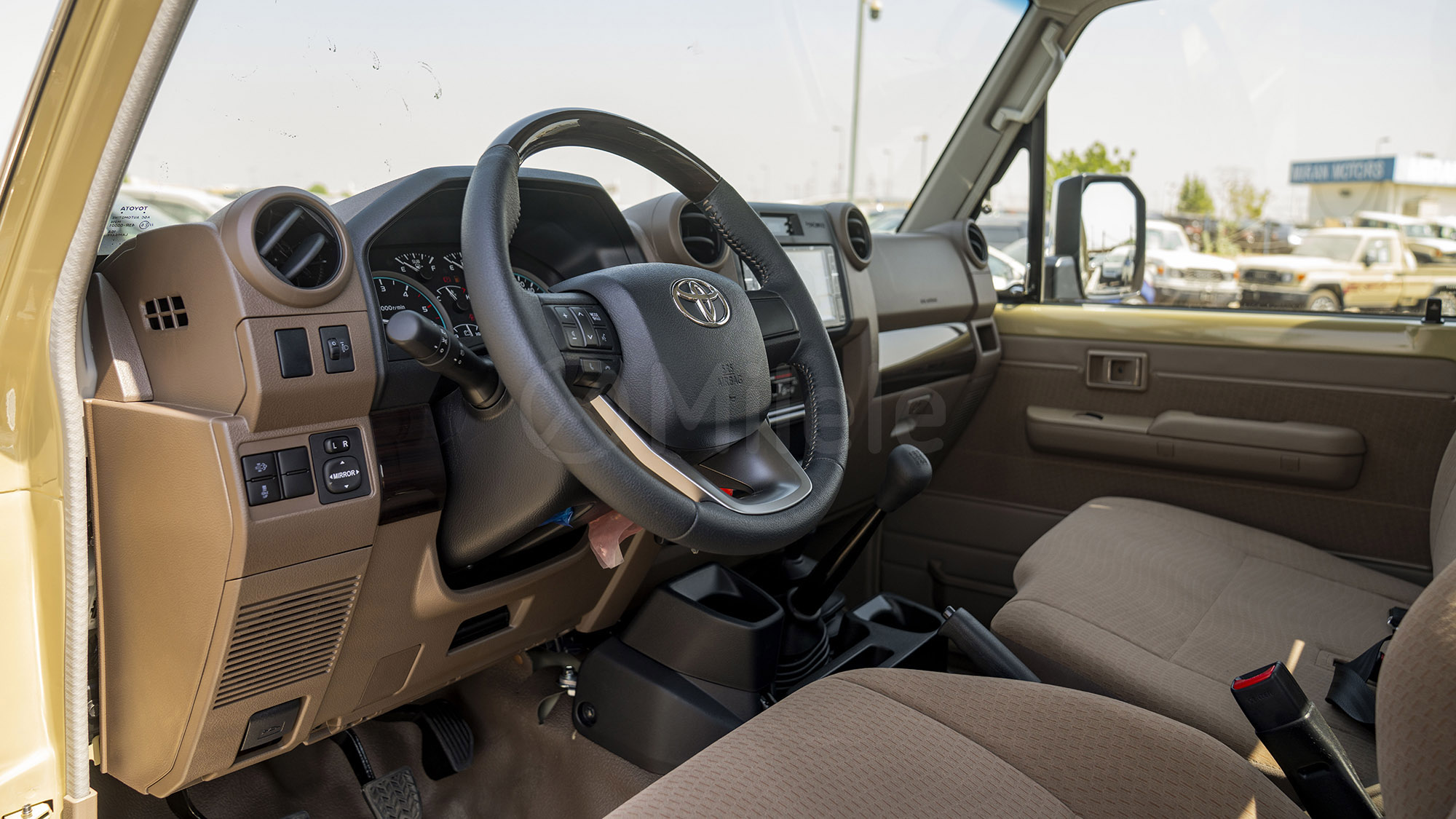 
(LHD) TOYOTA LC79SC 2.8D MT MY2025 – BEIGE full									