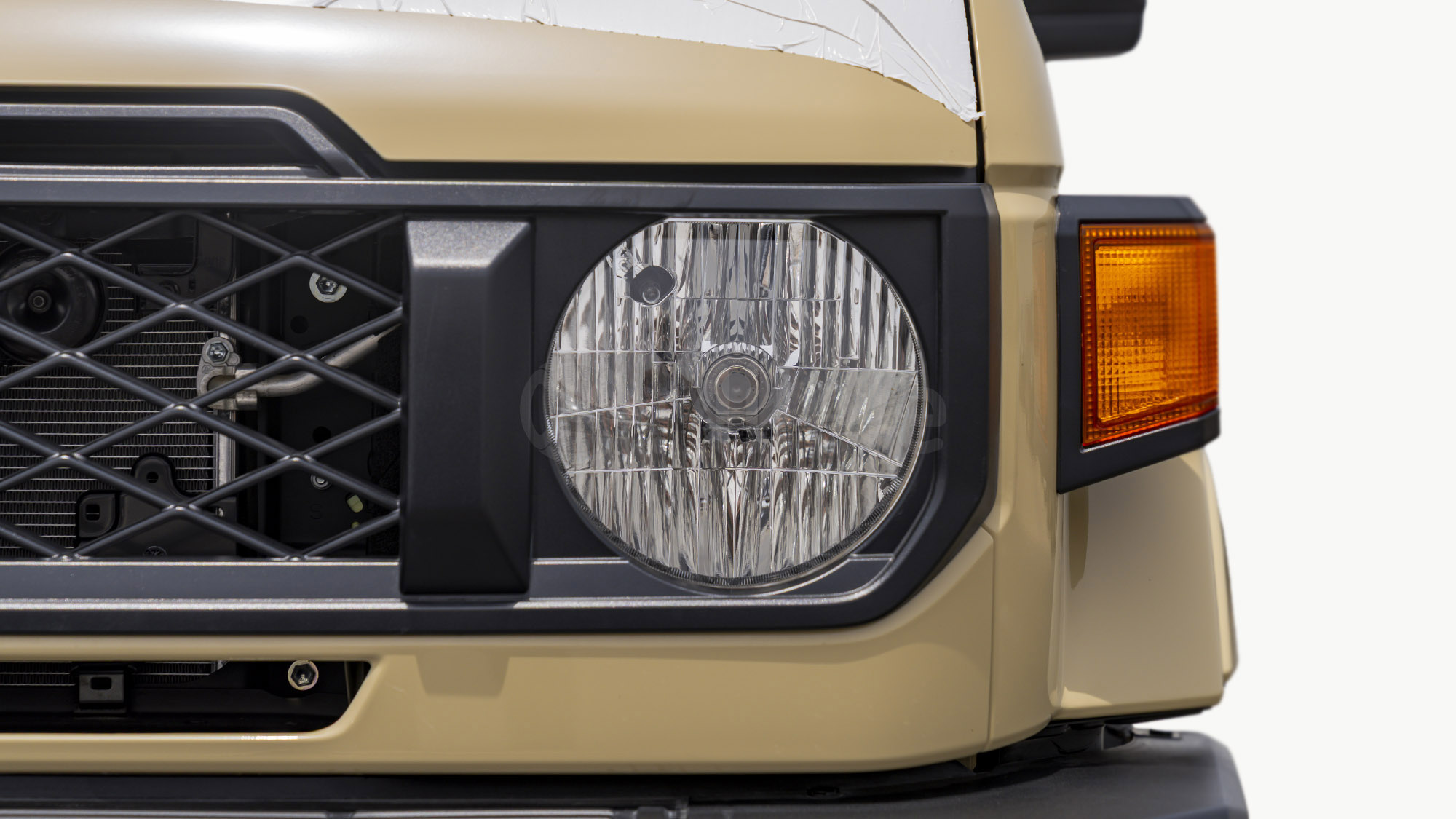 
(LHD) TOYOTA LC79SC 4.0P MT 4X4 MY2025 – BEIGE full									