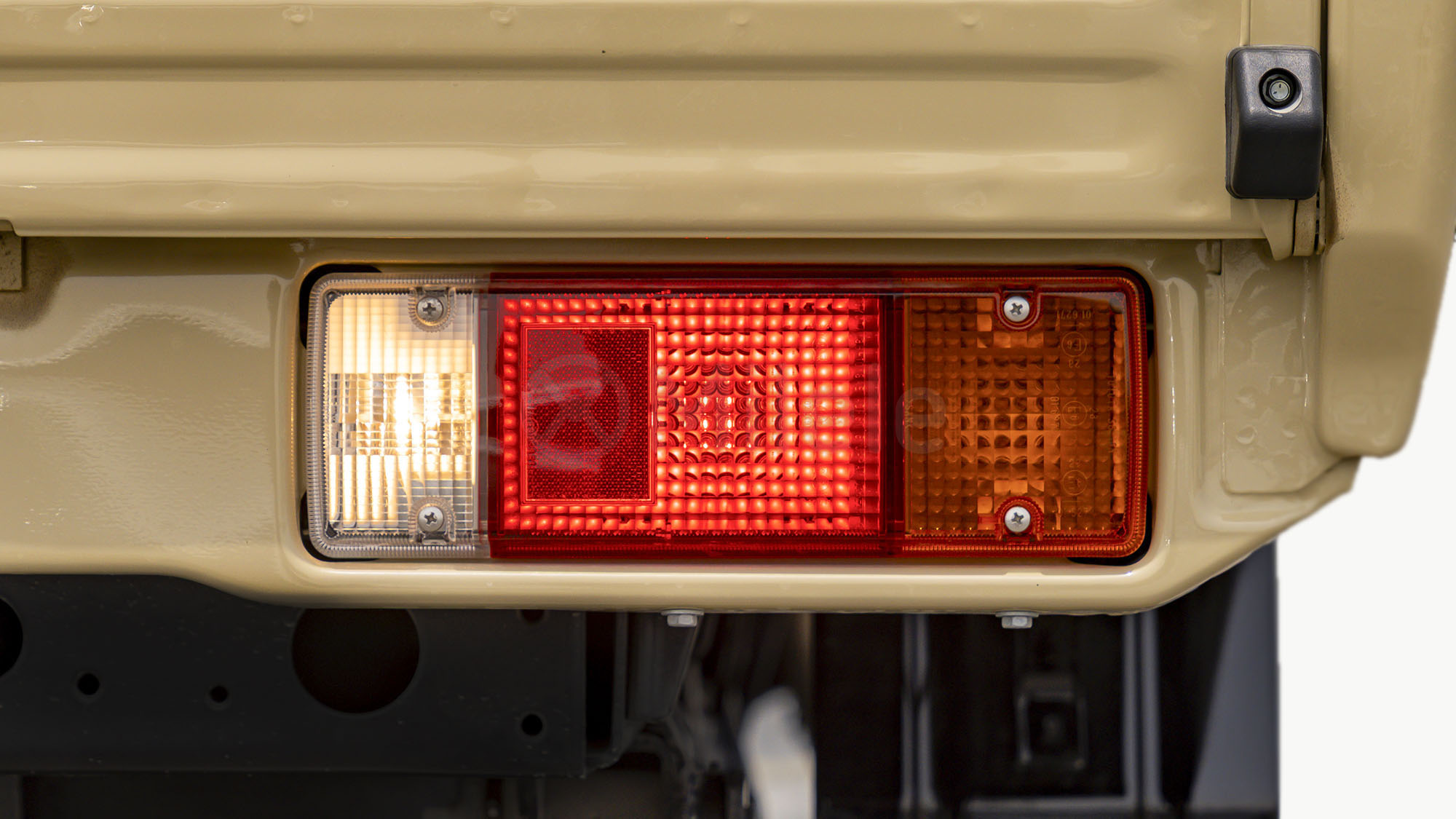 
(LHD) TOYOTA LC79SC 4.0P MT 4X4 MY2025 – BEIGE full									