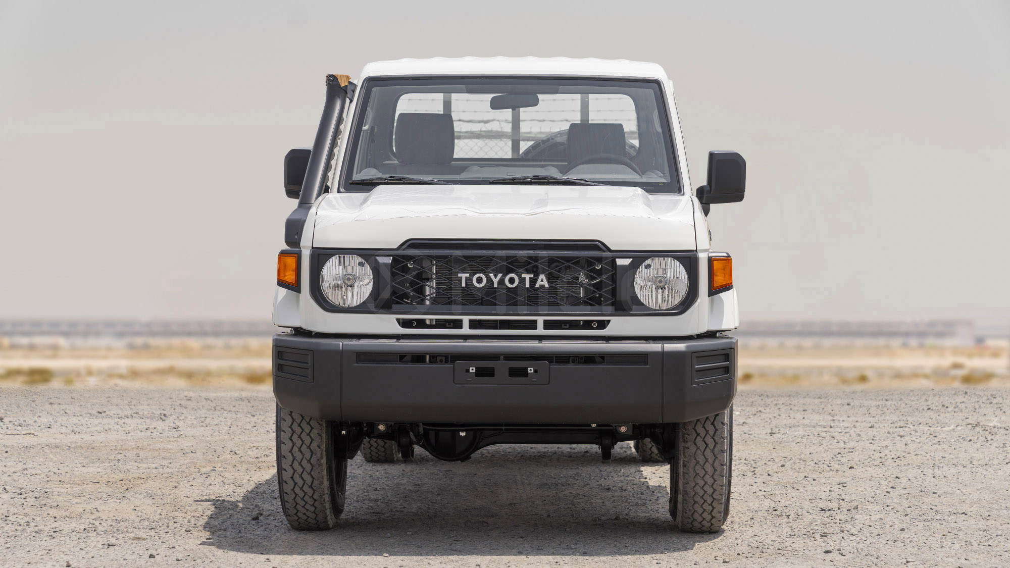 
								(LHD) TOYOTA LC79SC 4.0P MT 4X4 MY2025 – WHITE full									