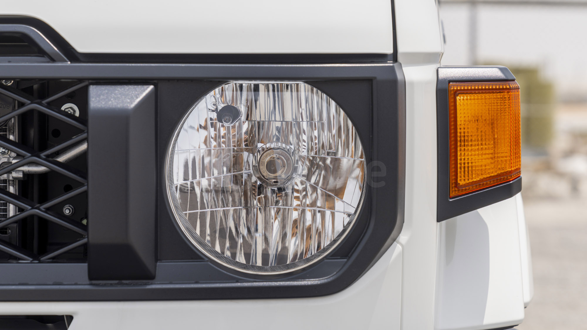 
								(LHD) TOYOTA LC79SC 4.0P MT 4X4 MY2025 – WHITE full									