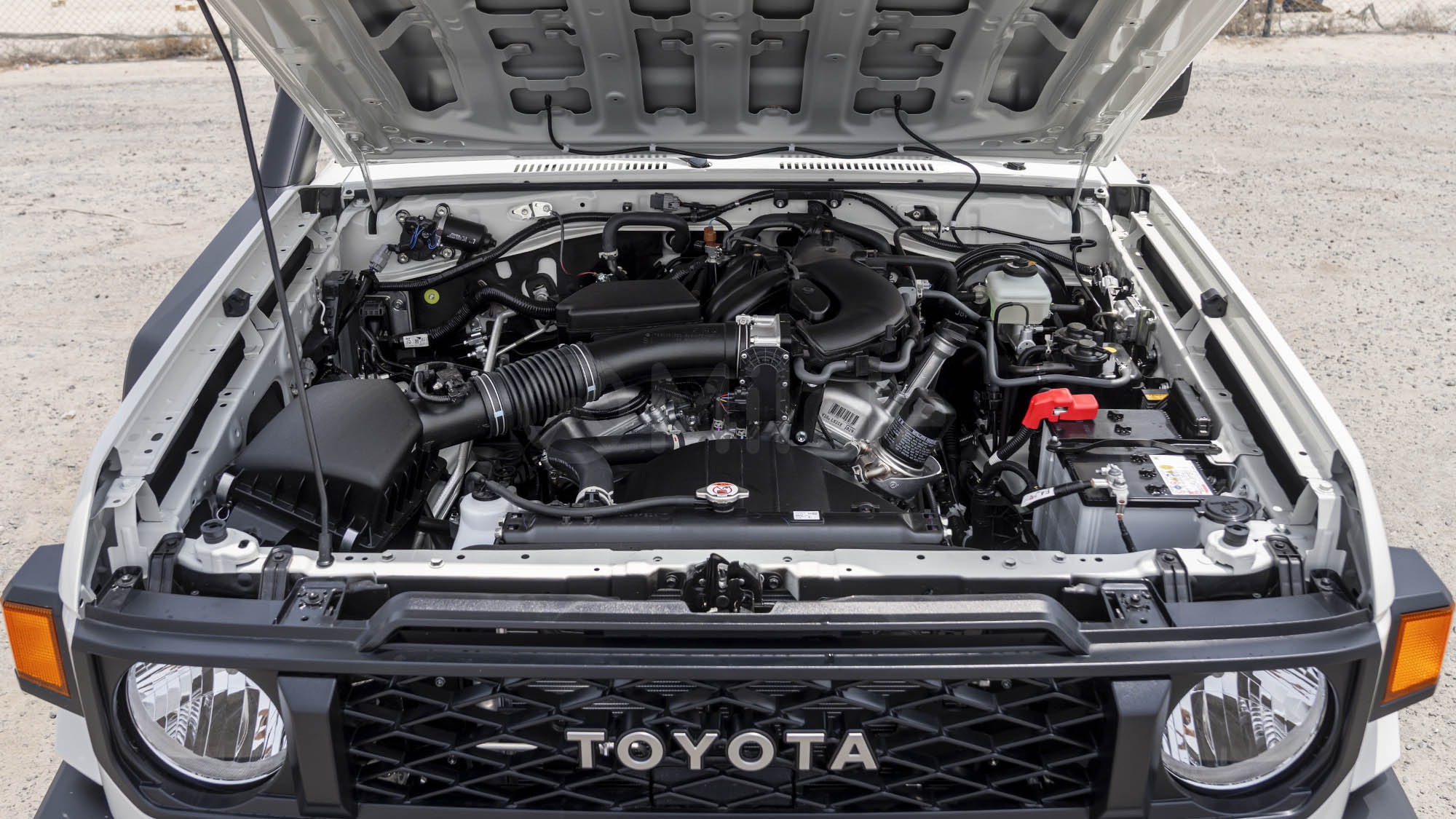 
								(LHD) TOYOTA LC79SC 4.0P MT 4X4 MY2025 – WHITE full									