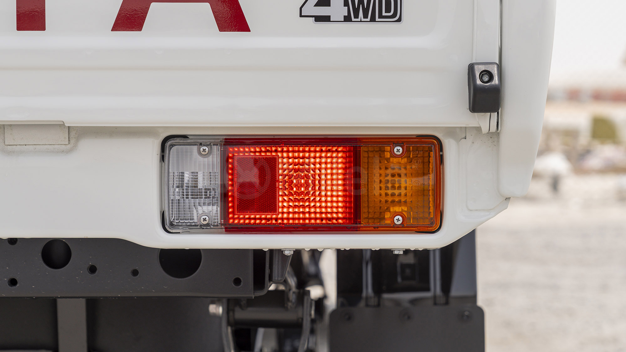 
								(LHD) TOYOTA LC79SC 4.0P MT 4X4 MY2025 – WHITE full									