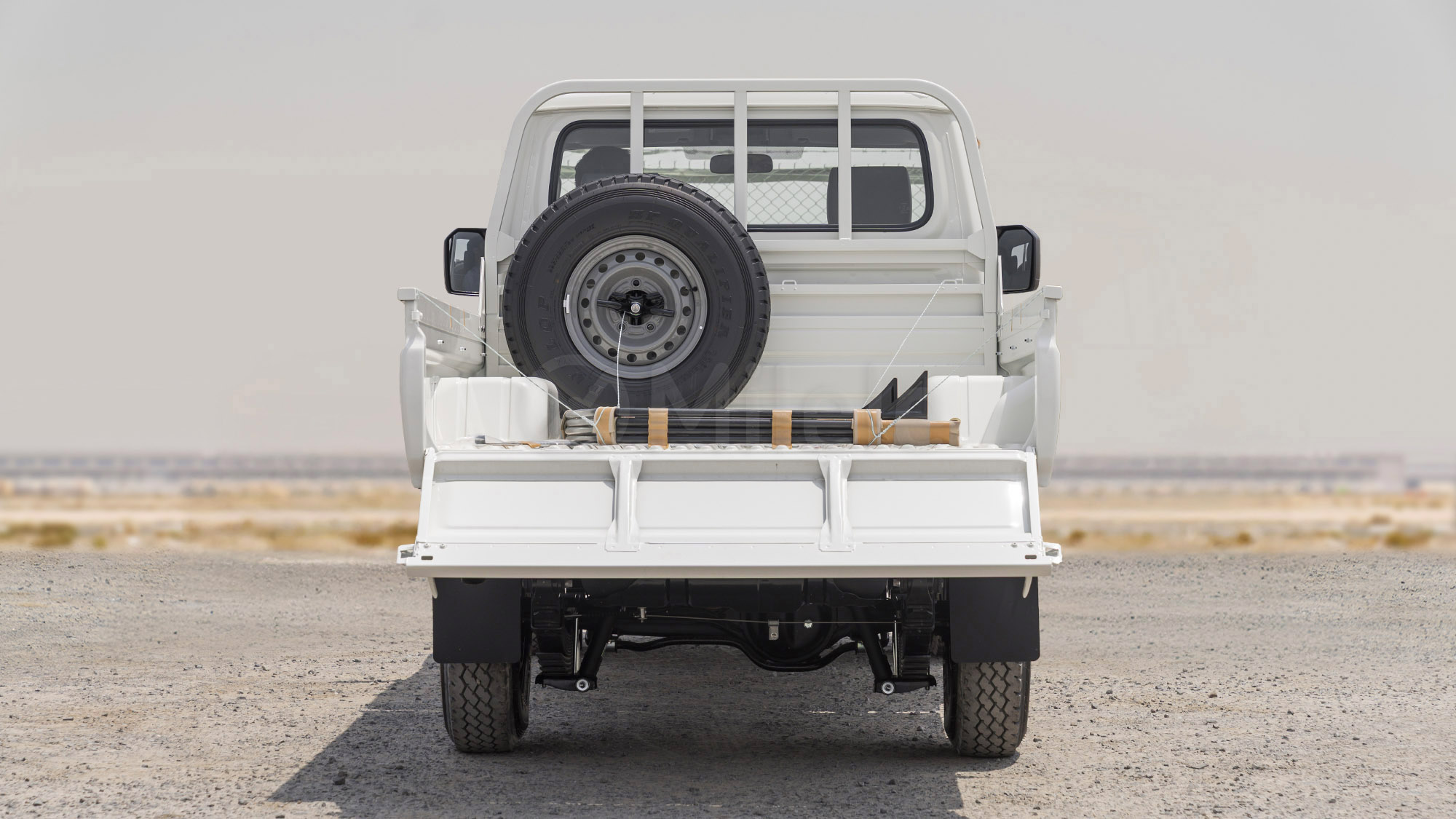 
								(LHD) TOYOTA LC79SC 4.0P MT 4X4 MY2025 – WHITE full									