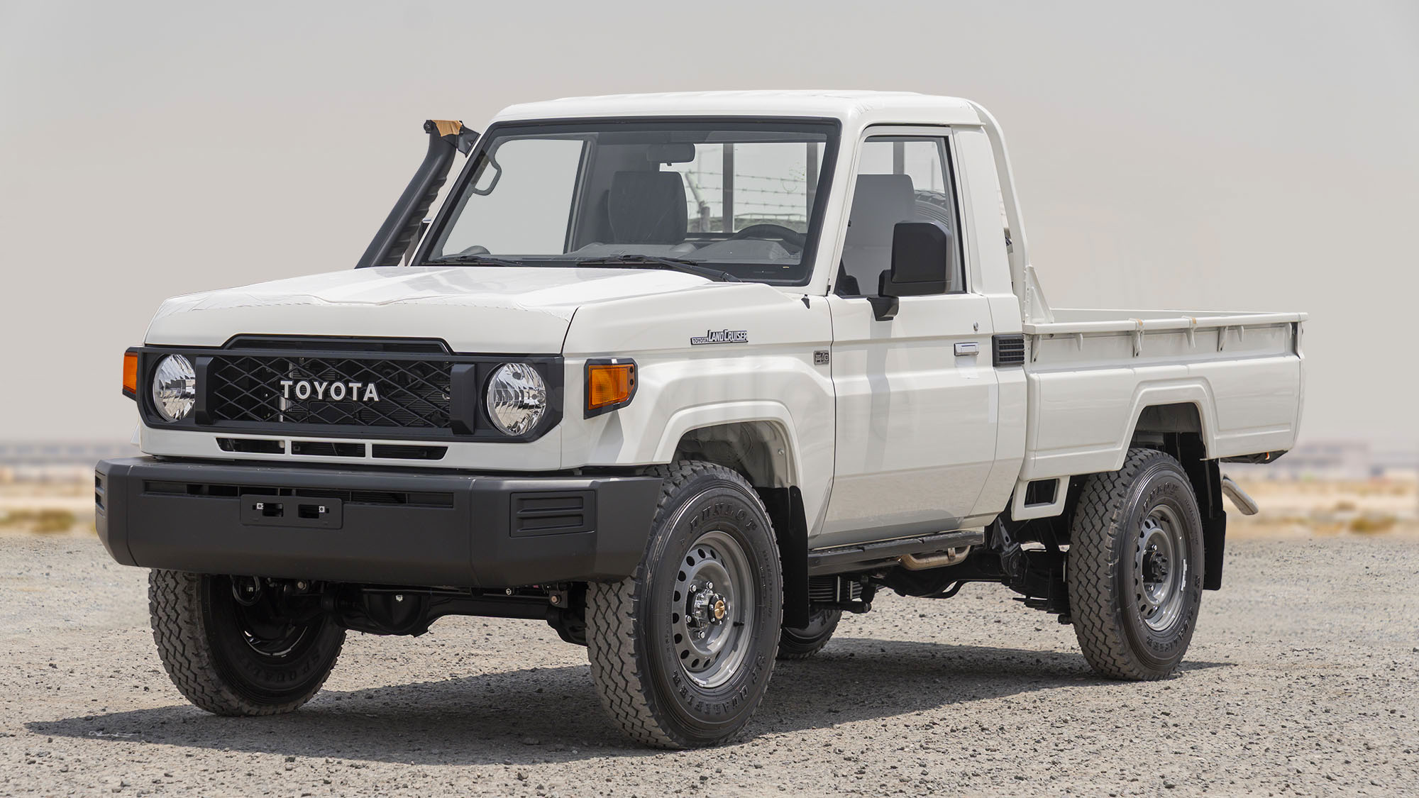 
								(LHD) TOYOTA LC79SC 4.0P MT 4X4 MY2025 – WHITE full									