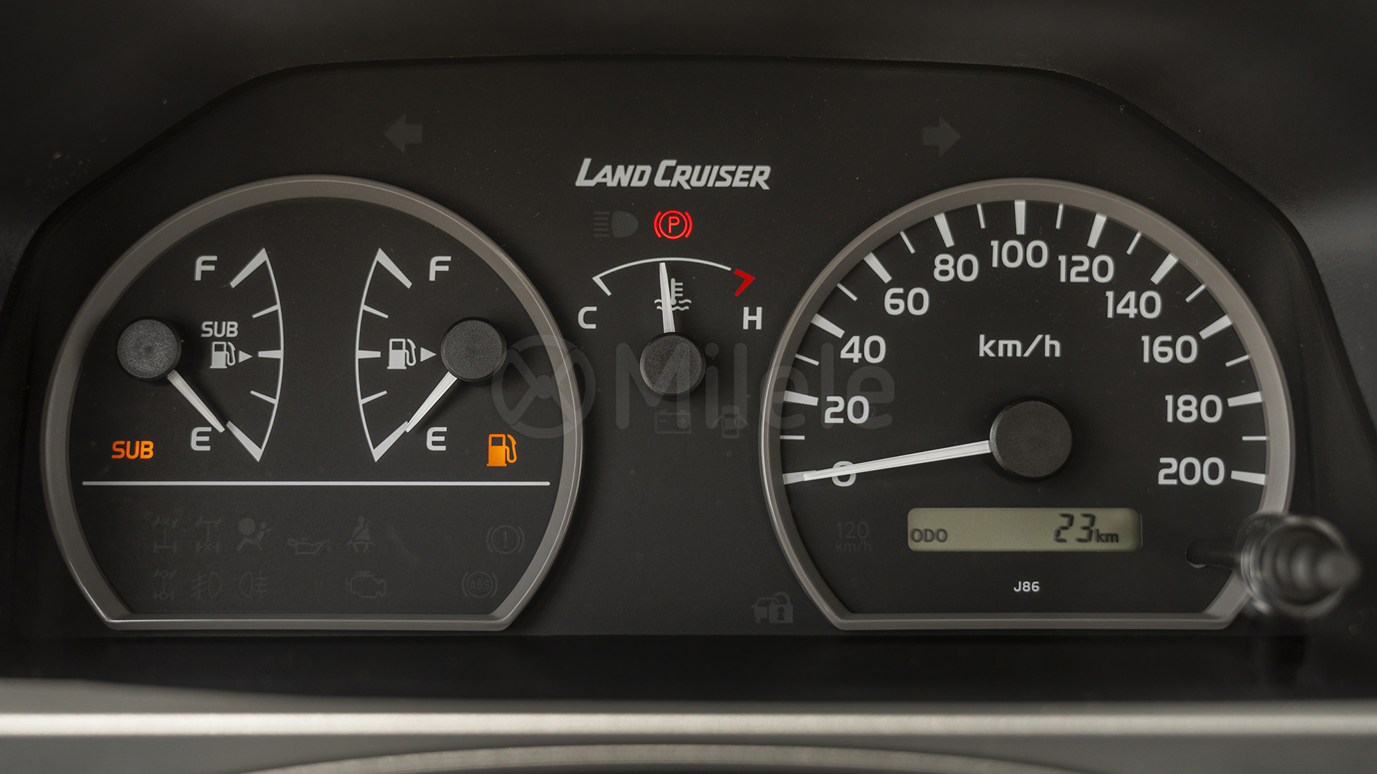 
								(LHD) TOYOTA LC79SC 4.0P MT 4X4 MY2025 – WHITE full									