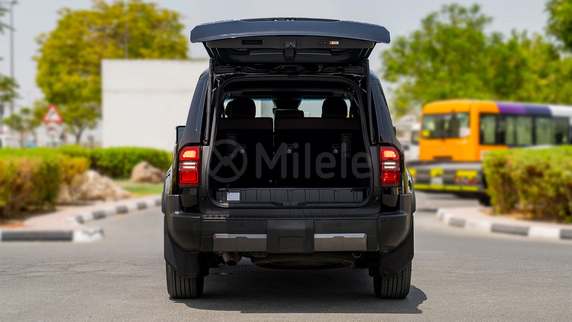
								(LHD) TOYOTA PRADO 250 PREMIUM 2.4P HEV AT 4X4 MY2025 – BLACK full									