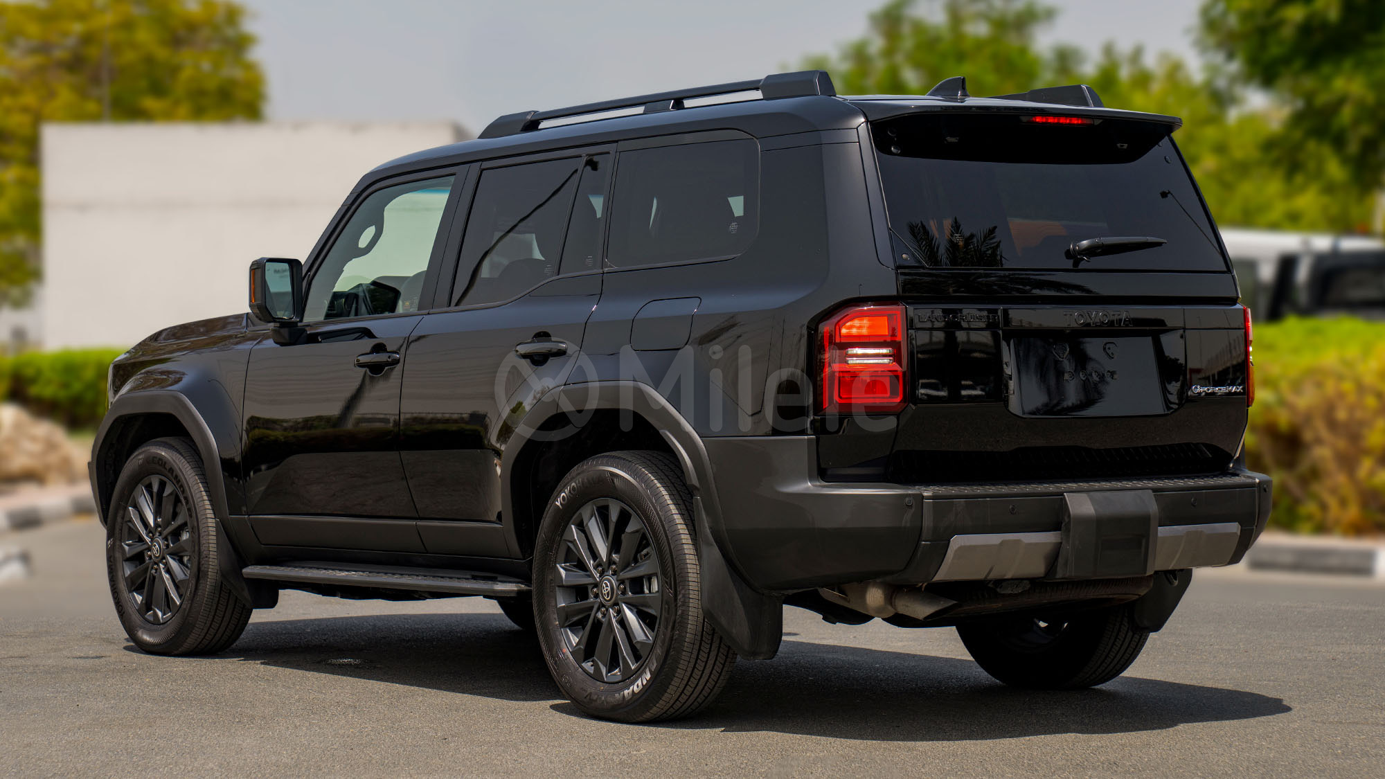 
								(LHD) TOYOTA PRADO 250 PREMIUM 2.4P HEV AT 4X4 MY2025 – BLACK full									