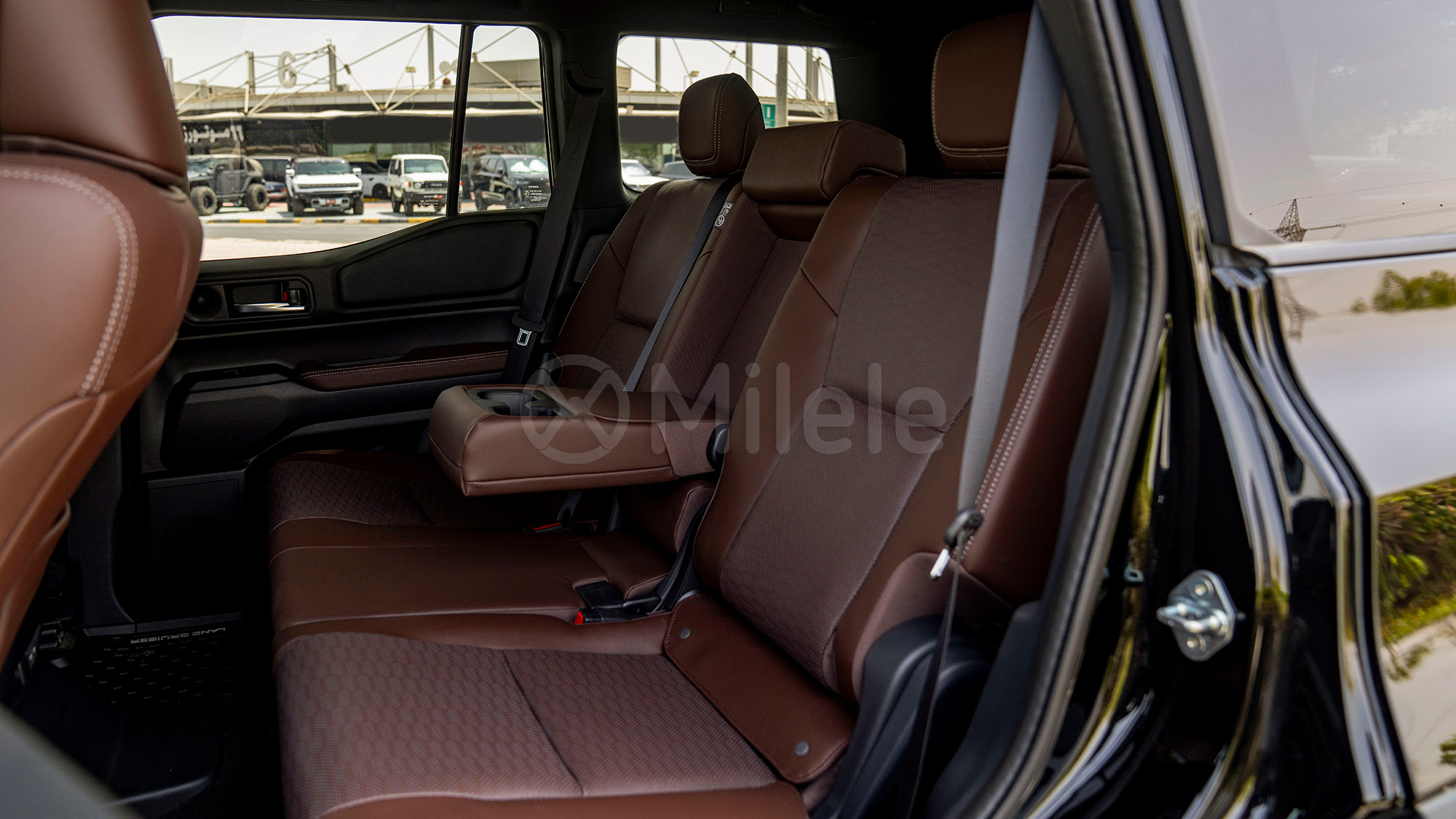 
								(LHD) TOYOTA PRADO 250 PREMIUM 2.4P HEV AT 4X4 MY2025 – BLACK full									