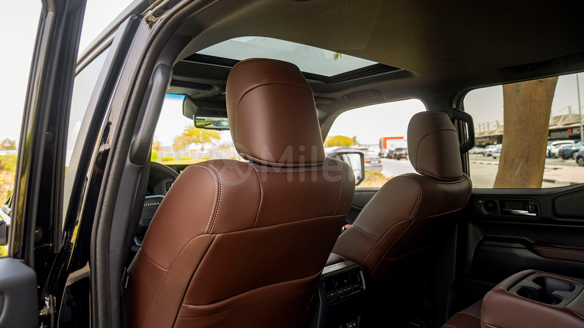 
								(LHD) TOYOTA PRADO 250 PREMIUM 2.4P HEV AT 4X4 MY2025 – BLACK full									