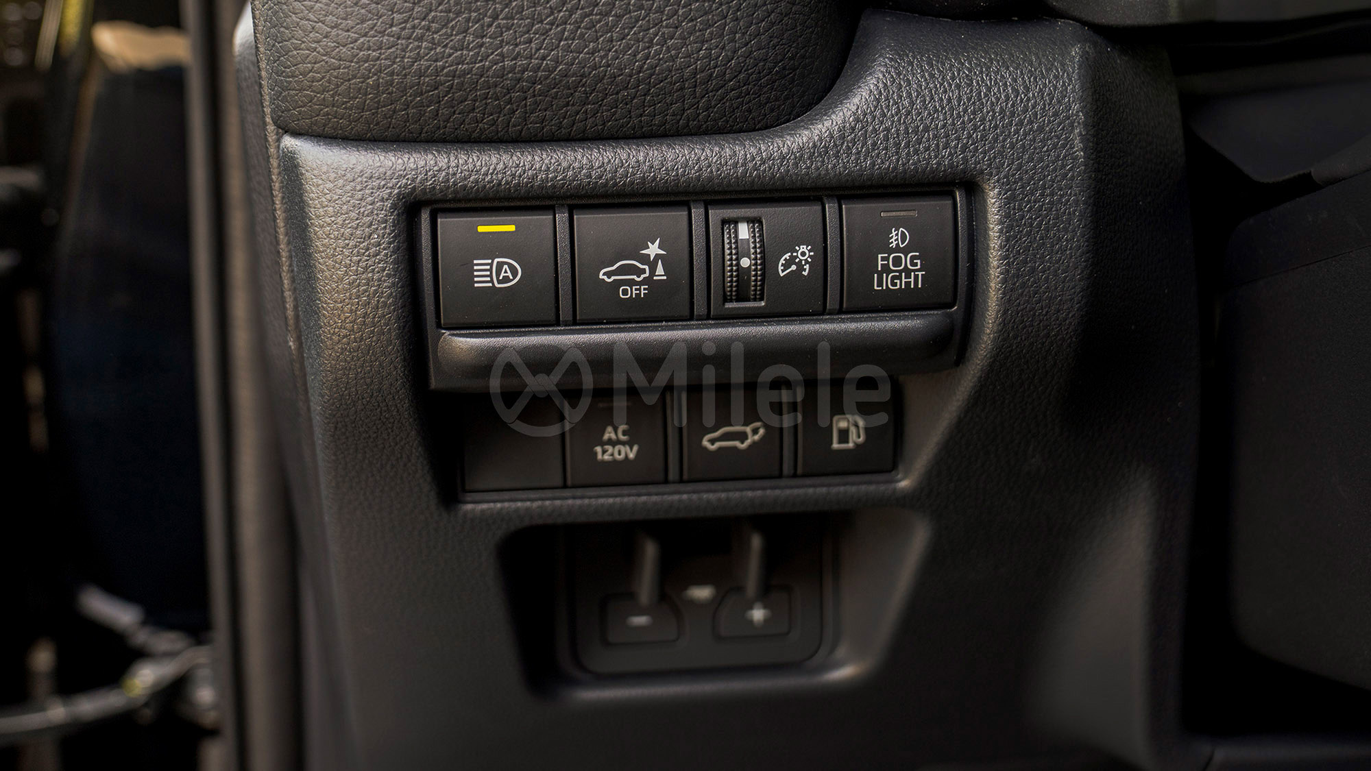 
								(LHD) TOYOTA PRADO 250 PREMIUM 2.4P HEV AT 4X4 MY2025 – BLACK full									