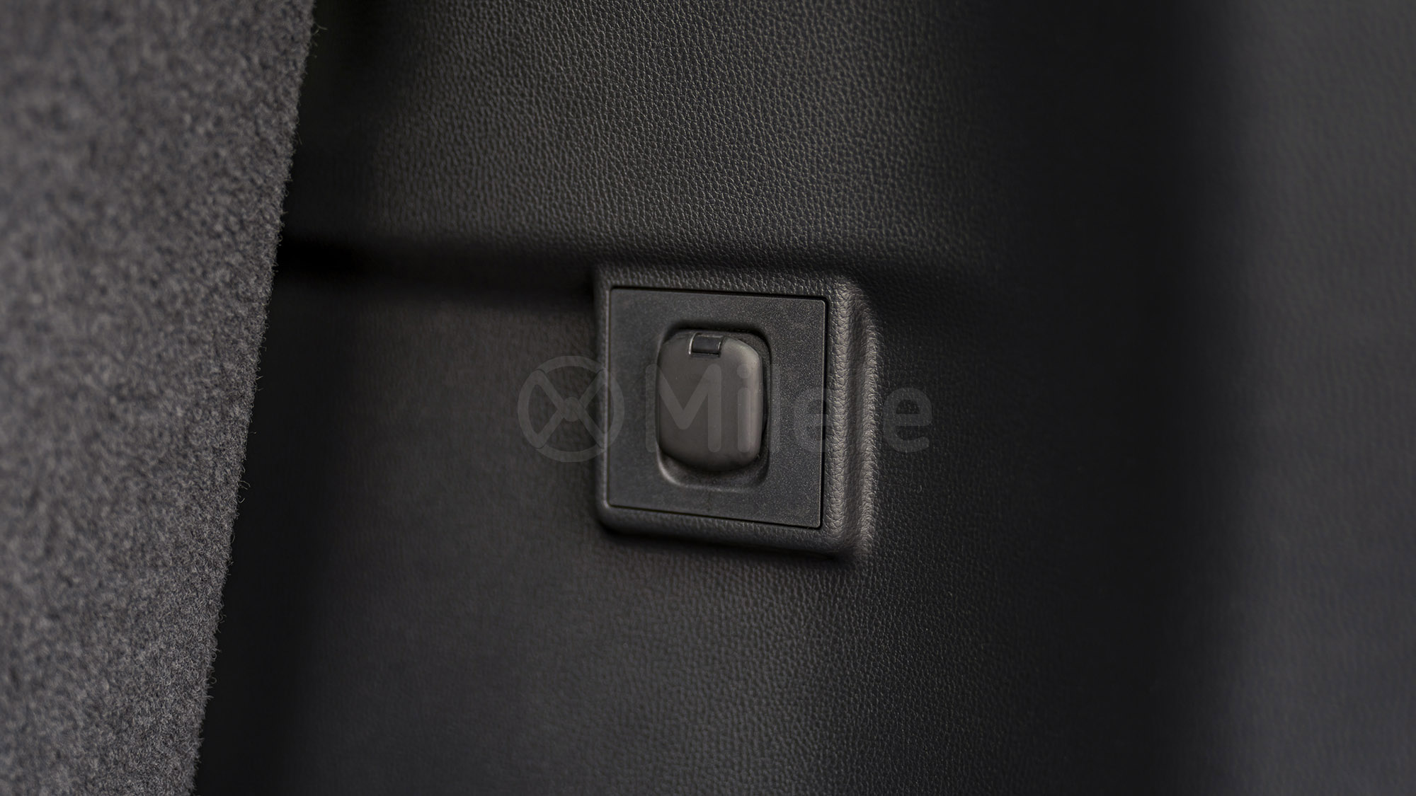 
(LHD) TOYOTA PRADO TXL 2.4P AT 4X4 MY2025 – BLACK full									