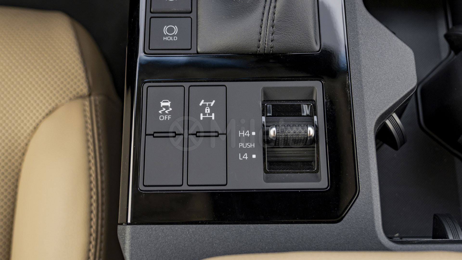 
								(LHD) TOYOTA PRADO ALR 2.4P AT 4WD MY2026 – AVANTGARDEBRONZE full									