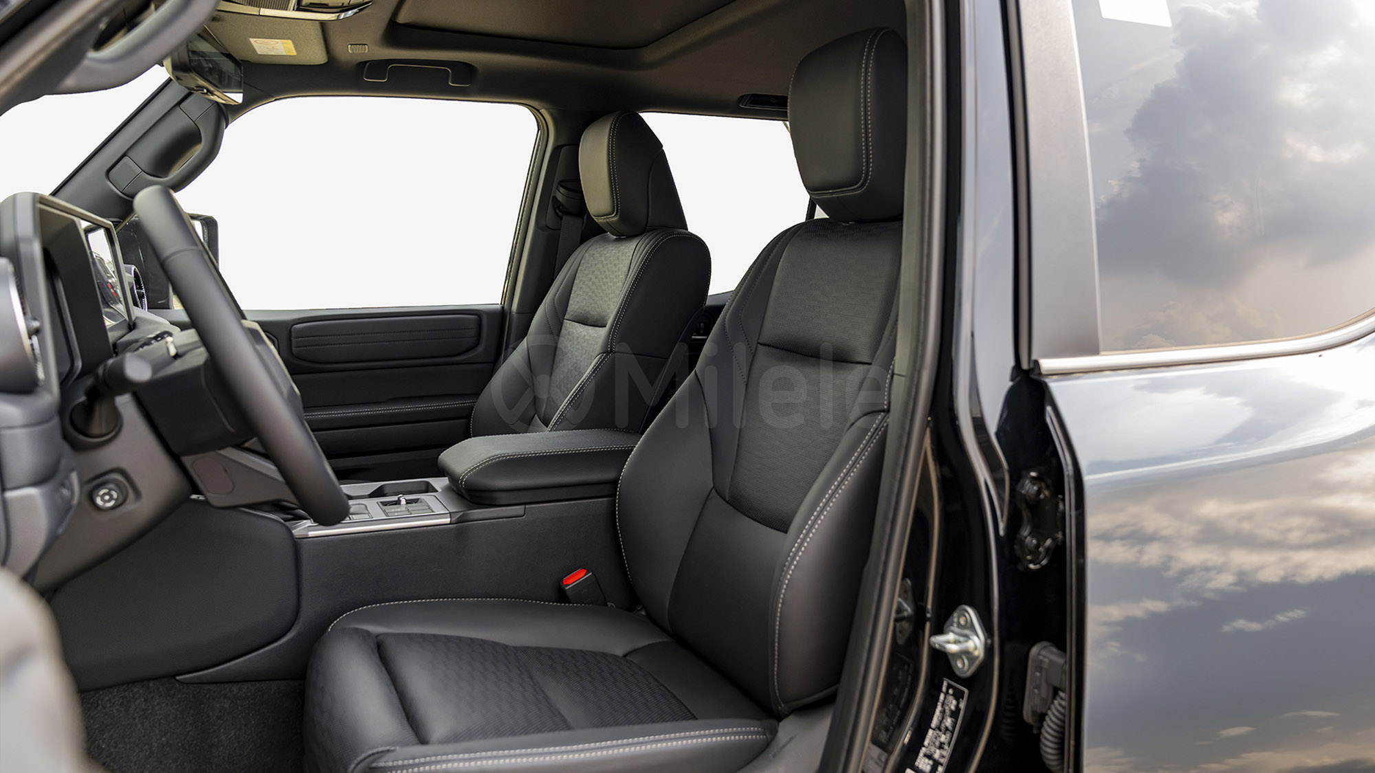 
(LHD) TOYOTA PRADO 250 VX PREMIUM 2.8D AT MY2026 – ATTITUDE BLACK full									