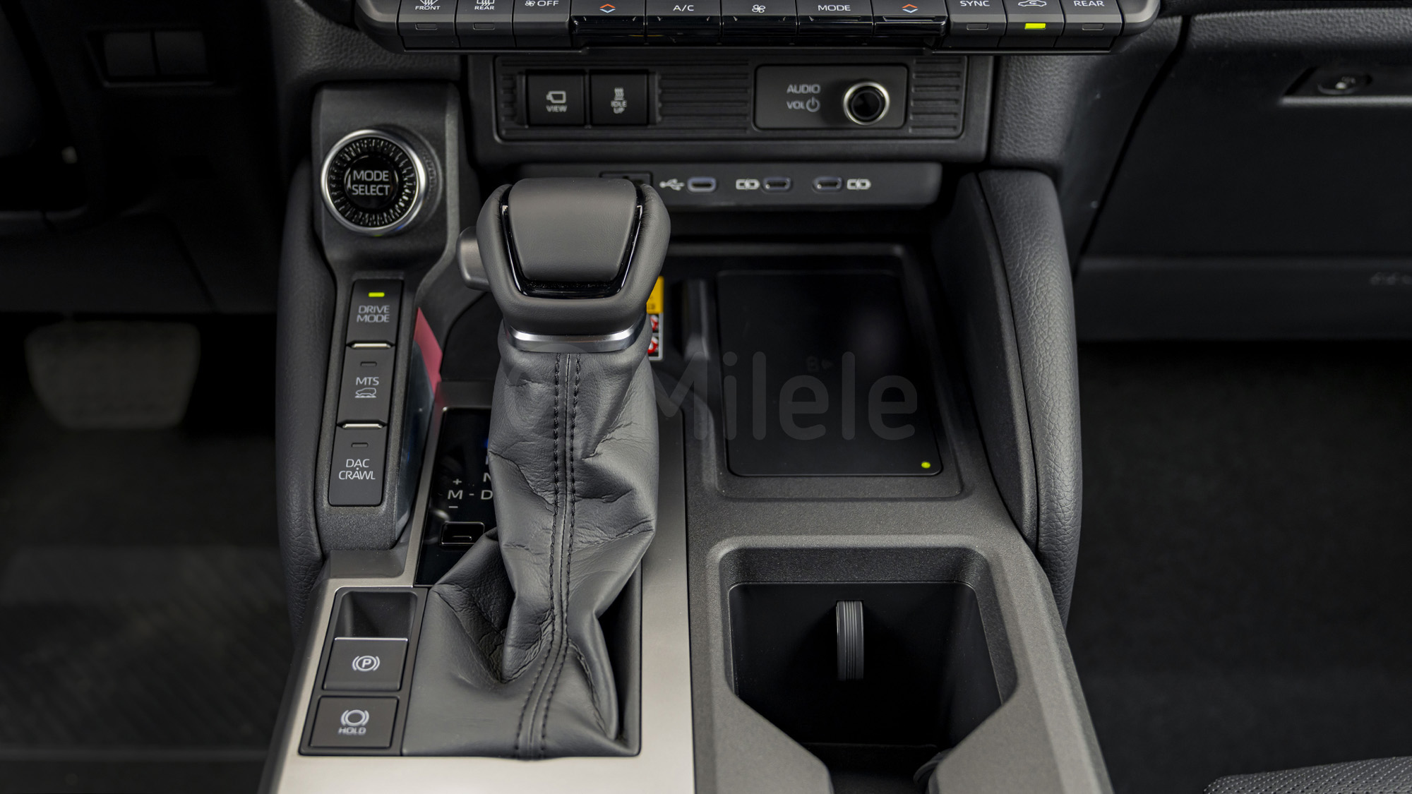 
(LHD) TOYOTA PRADO 250 VX PREMIUM 2.8D AT MY2026 – ATTITUDE BLACK full									