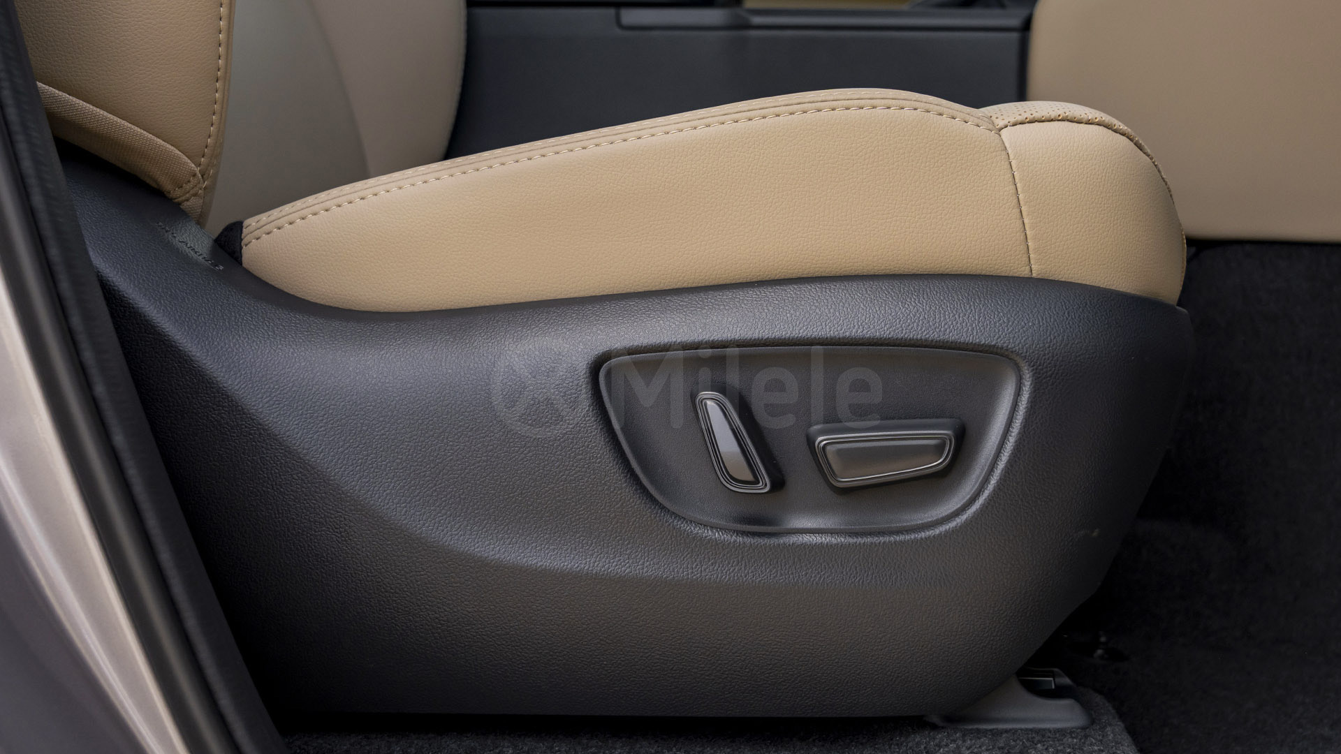
								(LHD) TOYOTA PRADO 250 VX PREMIUM 2.8D AT MY2026 – BRONZE full									