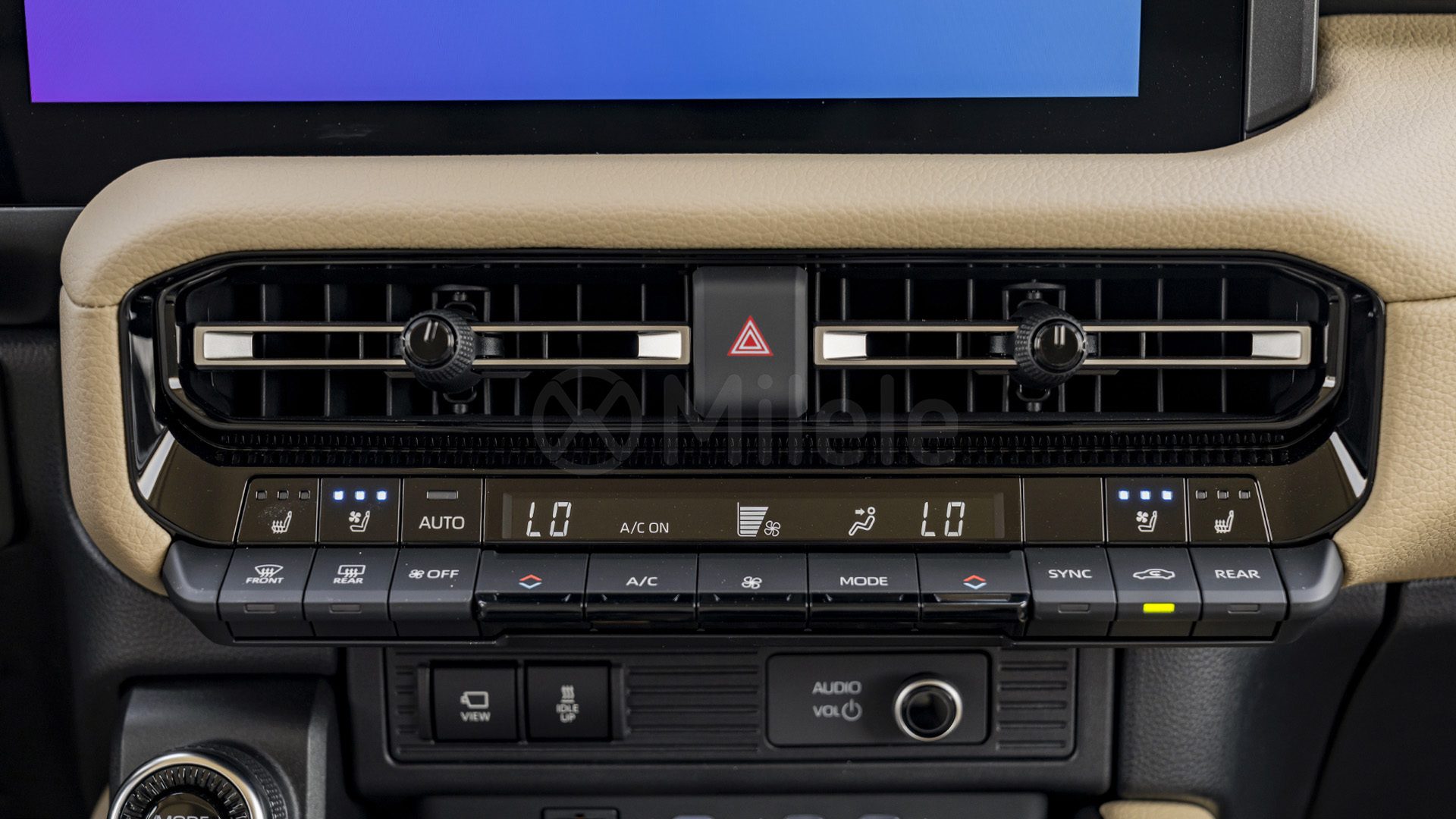 
								(LHD) TOYOTA PRADO 250 VX PREMIUM 2.8D AT MY2026 – BRONZE full									