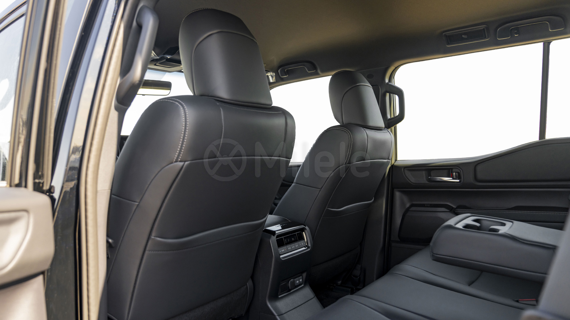 
								(LHD) TOYOTA PRADO 250 TXL 2.8D AT MY2026 – ATTITUDE BLACK full									